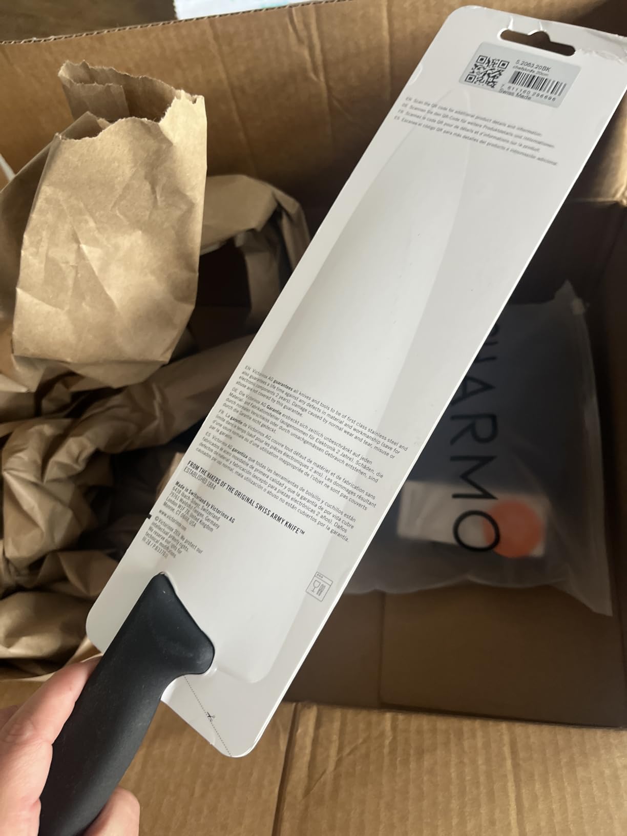 Victorinox Fibrox Pro 8 Inch Chef's Knife, Dishwasher Safe, Black customer photo 1