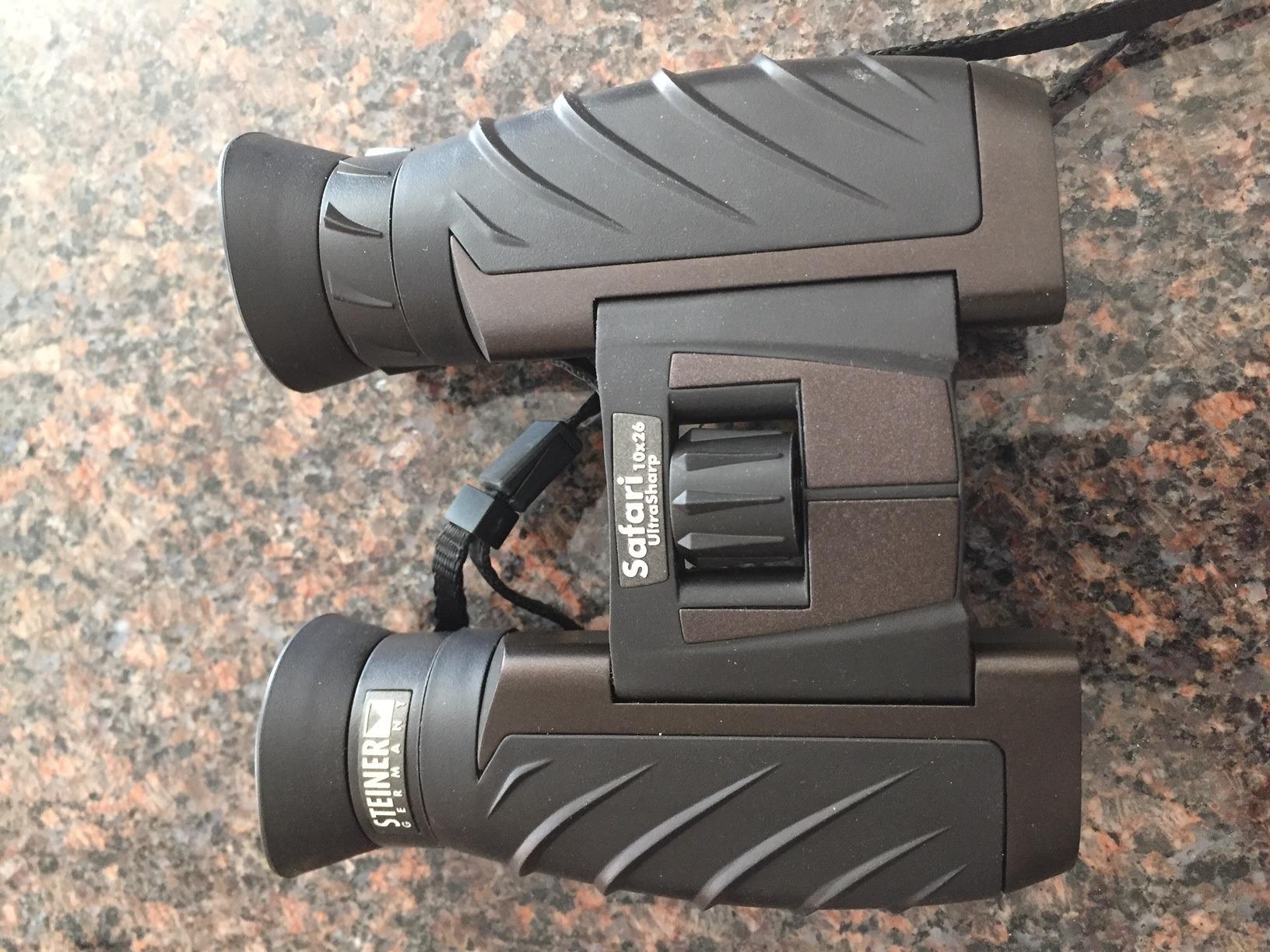 Steiner Safari UltraSharp 10x26 Binoculars, Compact, Large Magnification, Robust, Waterproof, Ideal for Travel, Hiking, Concerts, Sports and Nature Observation customer photo 1