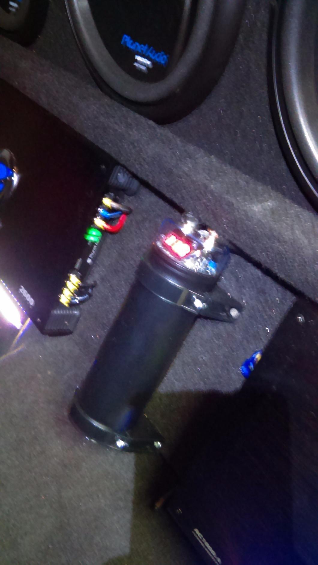 BOSS Audio Systems CPBK2 Car Capacitor - 2 Farad, Energy Storage, Enhance Bass From Stereo, 3 Digit Voltage Display, Charging Status LED customer photo 2