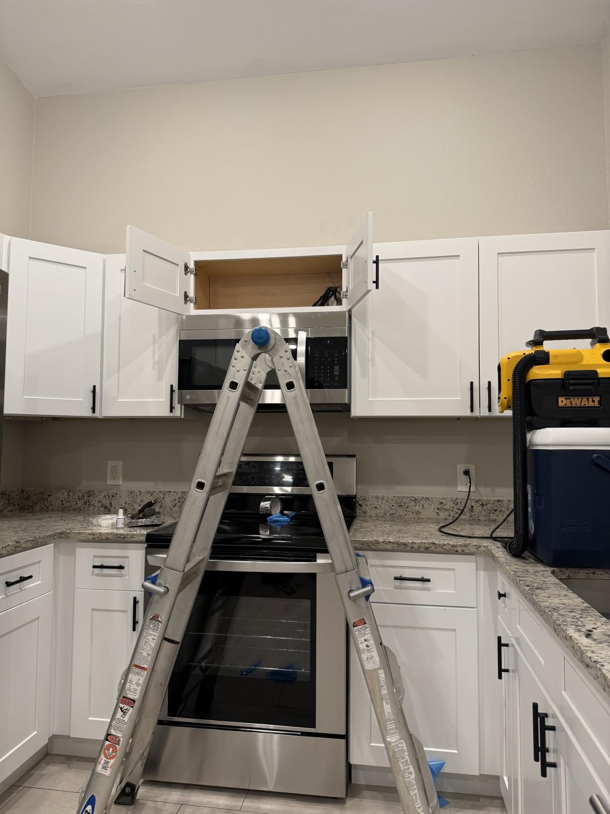 DEWALT 20V MAX Shop Vacuum Wet and Dry, Shop Vac 2 Gallon, Cordless and Corded Wet Dry Vacuum Cleaner, Wide Nozzle, Hepa Filter, Tool Only (DCV581H) customer photo 1