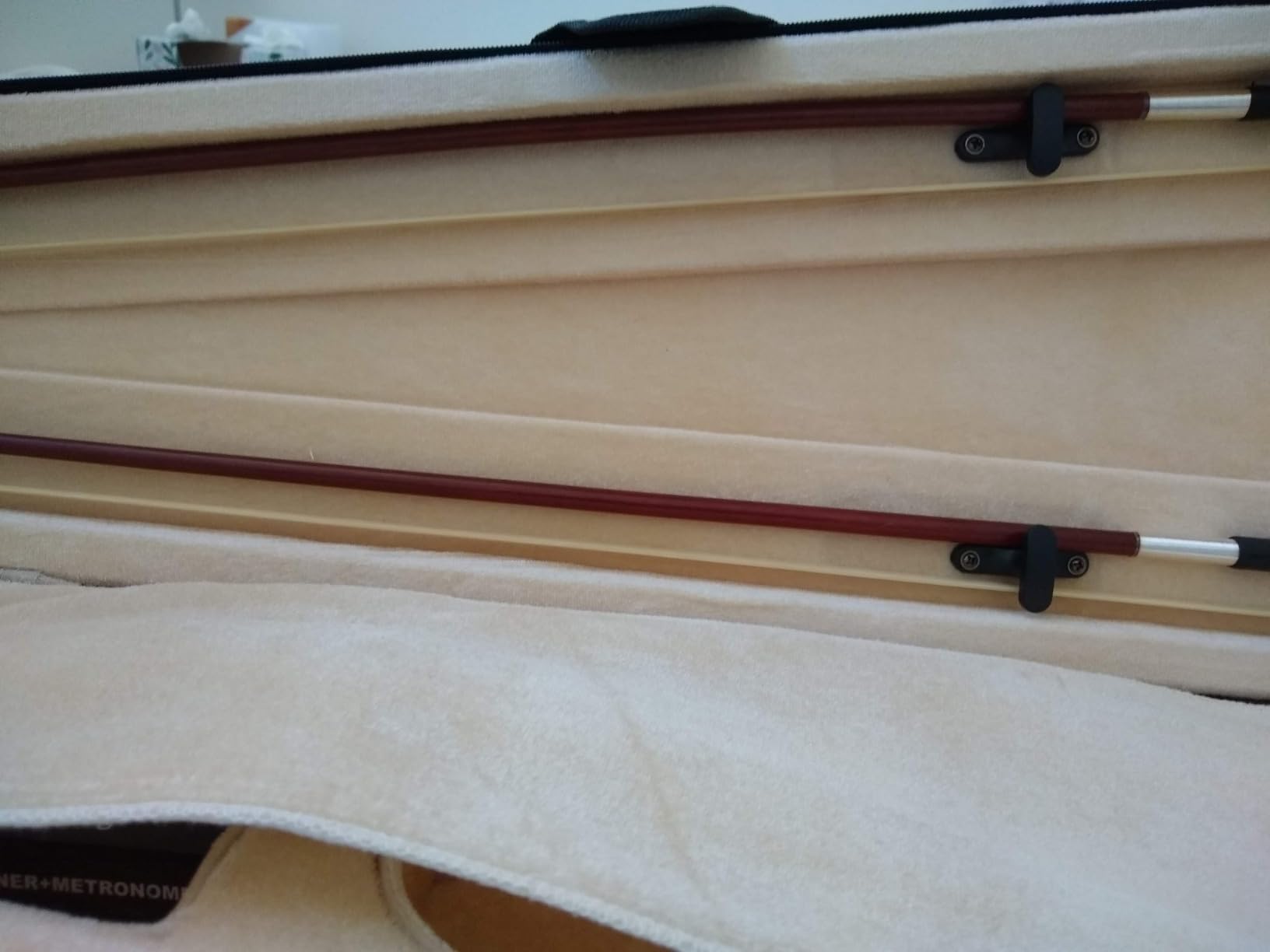 Cecilio 4/4 Violin Solidwood Violin with Strings, Bow, Rosin, Tuner, Shoulder Rest & Lesson Book customer photo 1