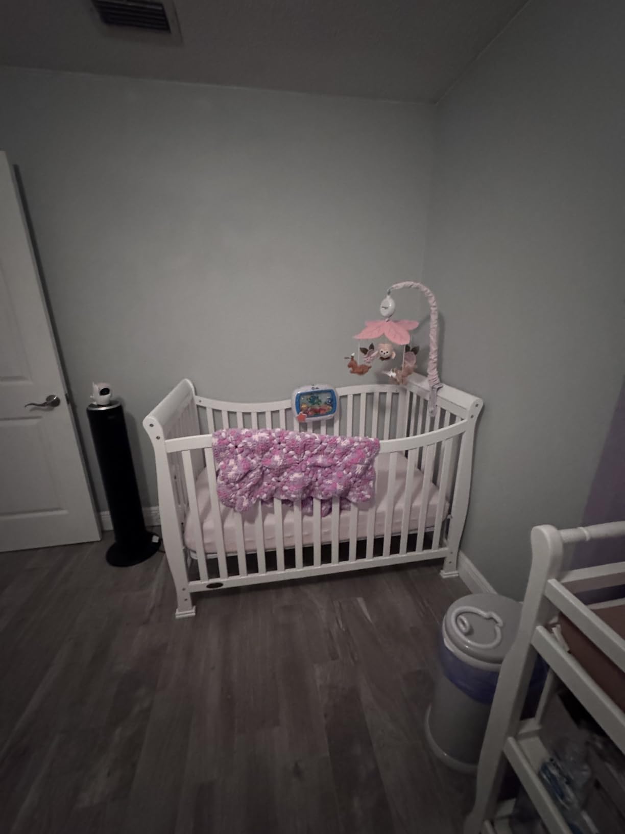 Dream On Me Violet 7-in-1 Convertible Life Style Crib in White, Greenguard Gold Certified customer photo 2