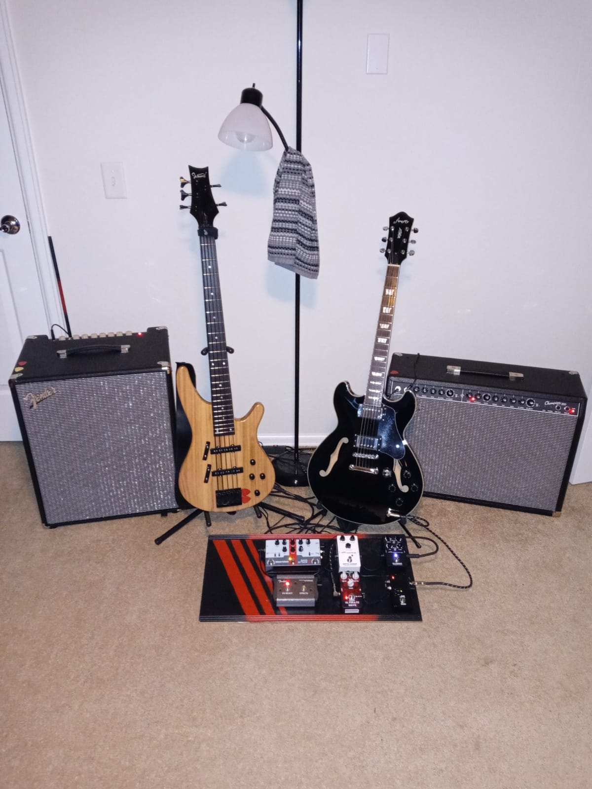 Fender Rumble 500W V3 Bass Guitar Amplifier Combo with Eminence Speakers | 500W bass amp, 2x10 Eminence speakers, overdrive, XLR output, effects loop, tone voicing, 2-year warranty, gig-ready customer photo 2