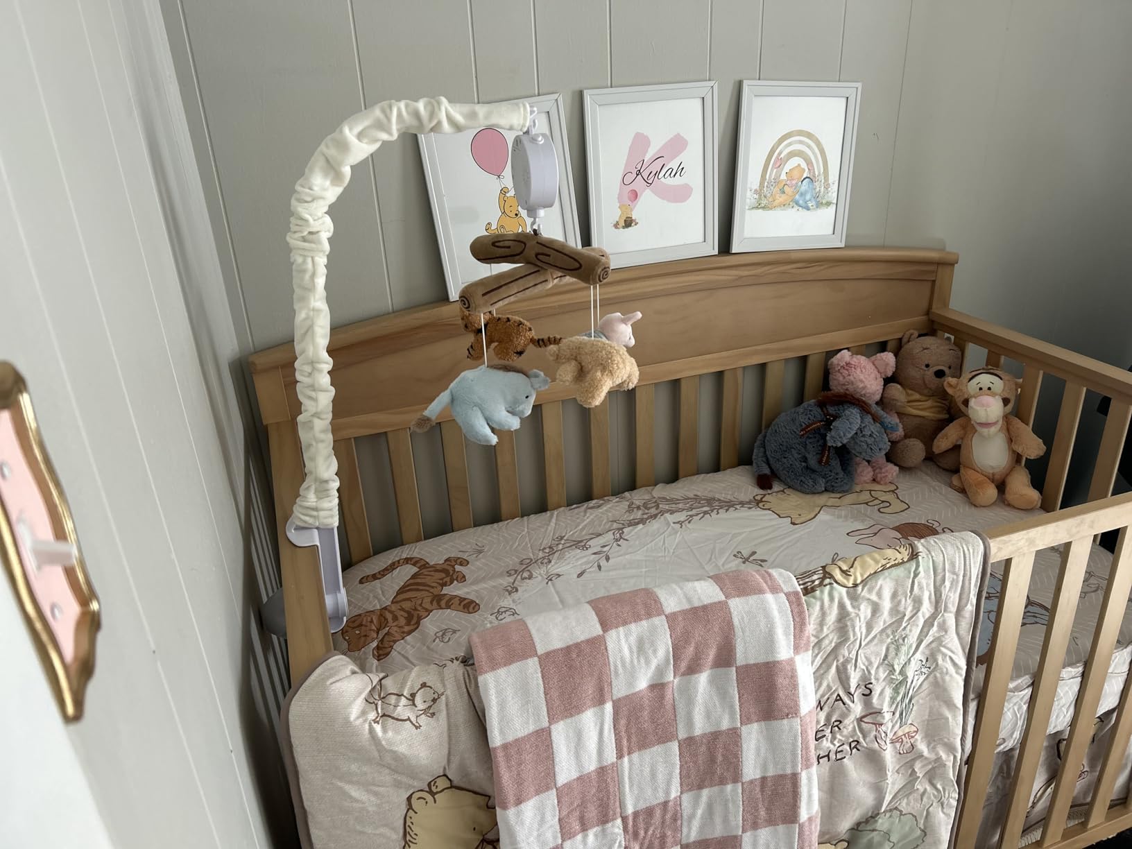 Graco Benton 5-in-1 Convertible Crib, White | GREENGUARD Gold Certified customer photo 2