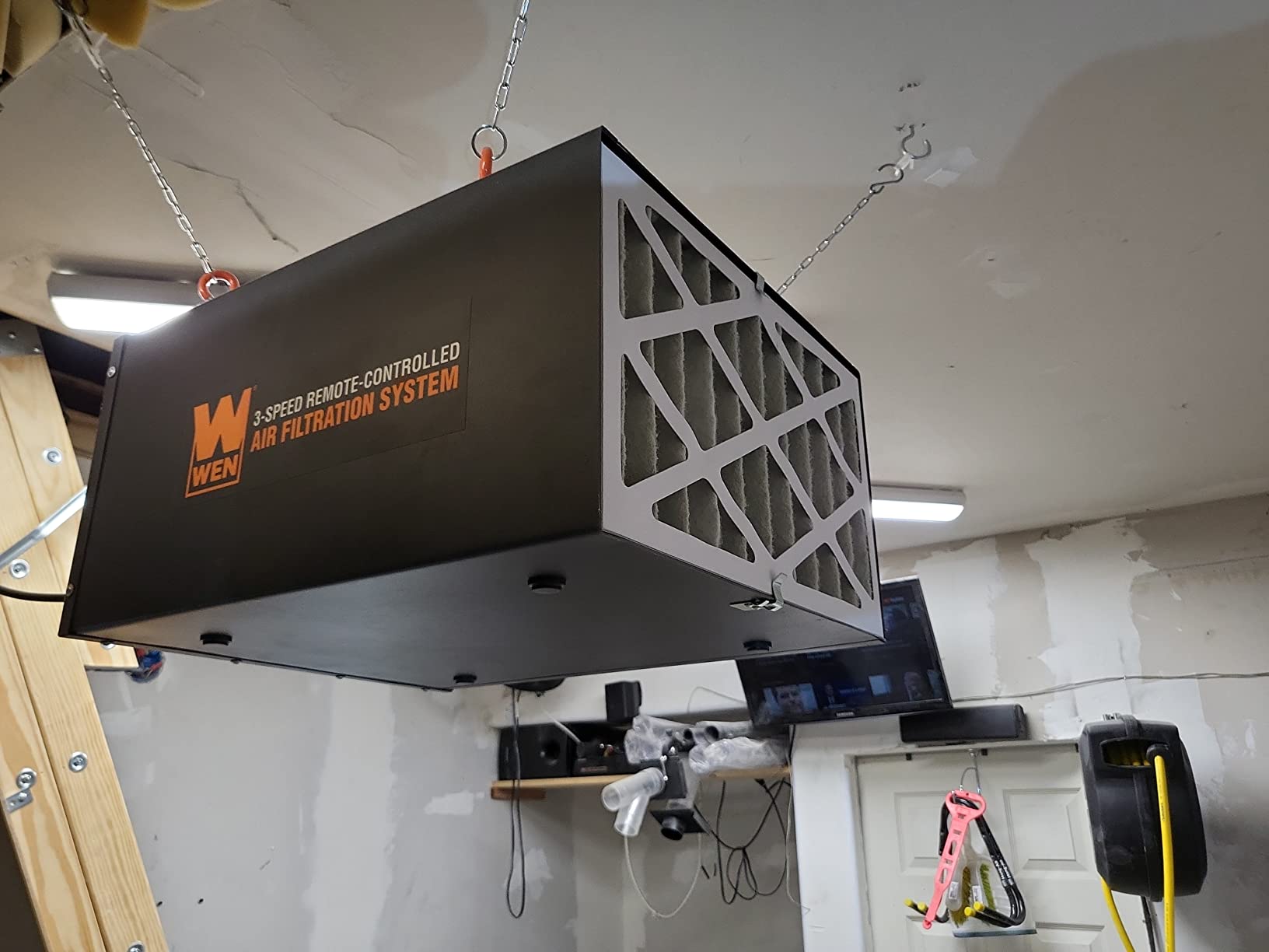WEN 3410 3-Speed Remote-Controlled Air Filtration System (300/350/400 CFM) customer photo 1
