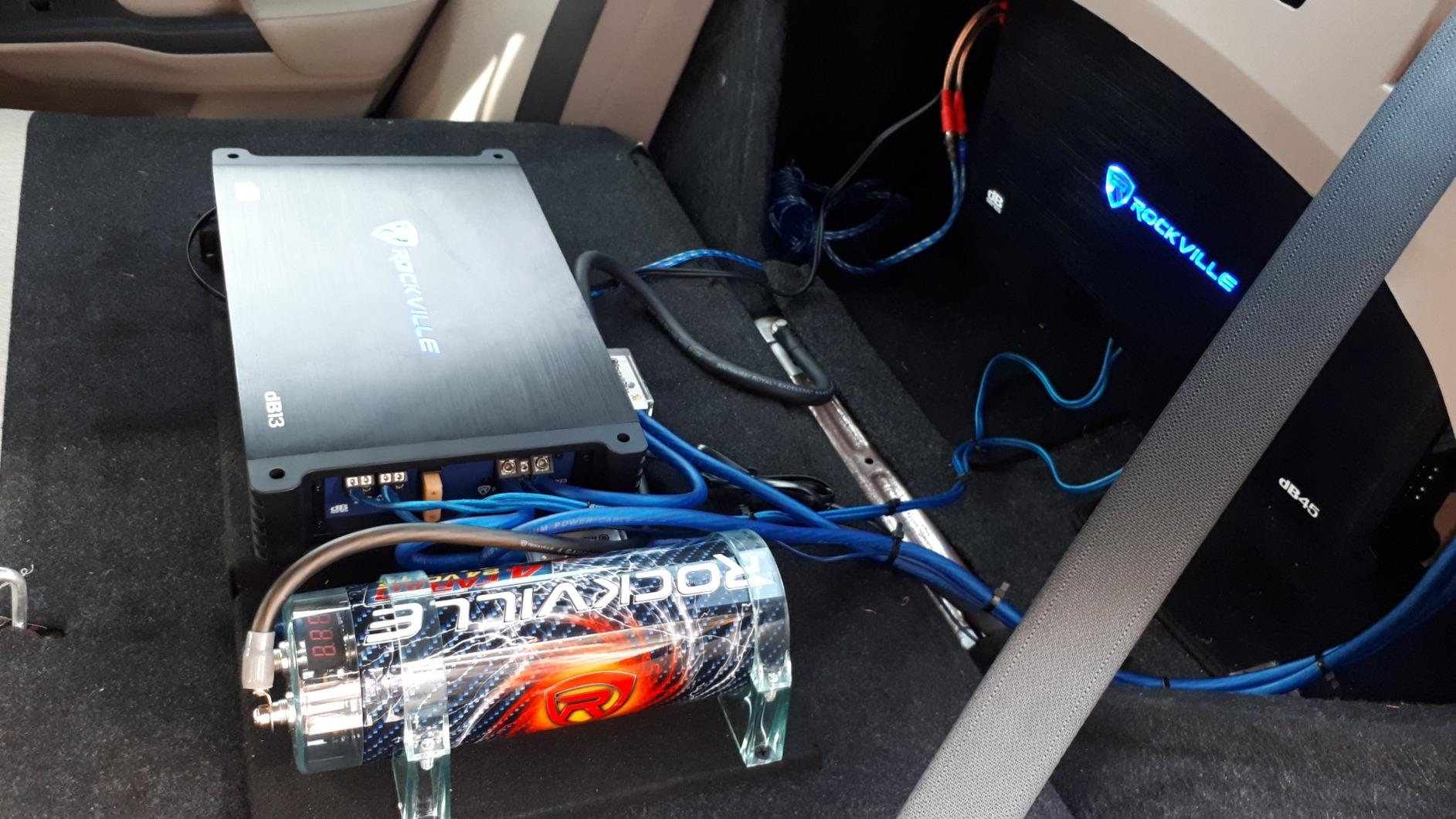 Rockville RXC4D 4 Farad Digital Car Capacitor, Blue LED Voltage Display, Fast Power Discharge, Noise Reduction customer photo 1
