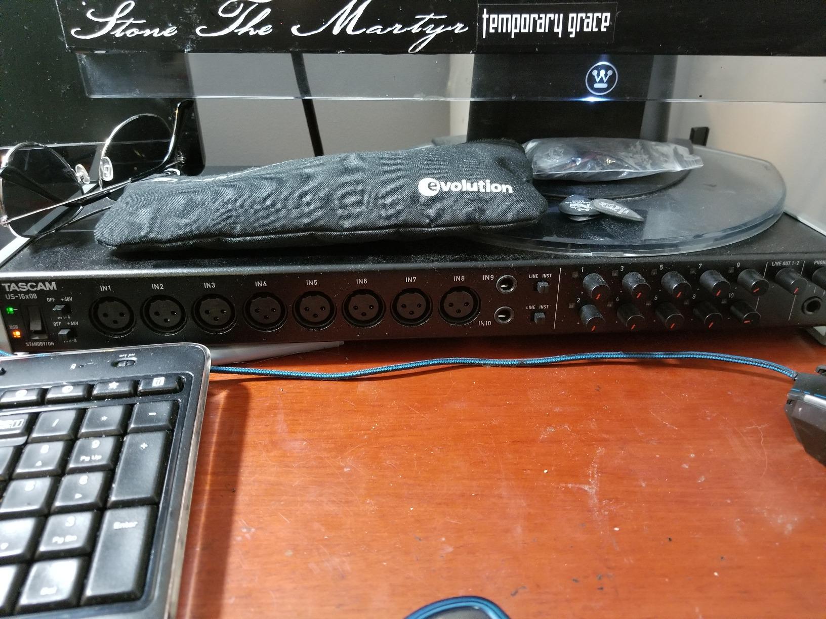 Tascam US-16x08 Rackmount USB Audio/MIDI Interface for Recording, Drum Recording, 8 XLR/8 1/4