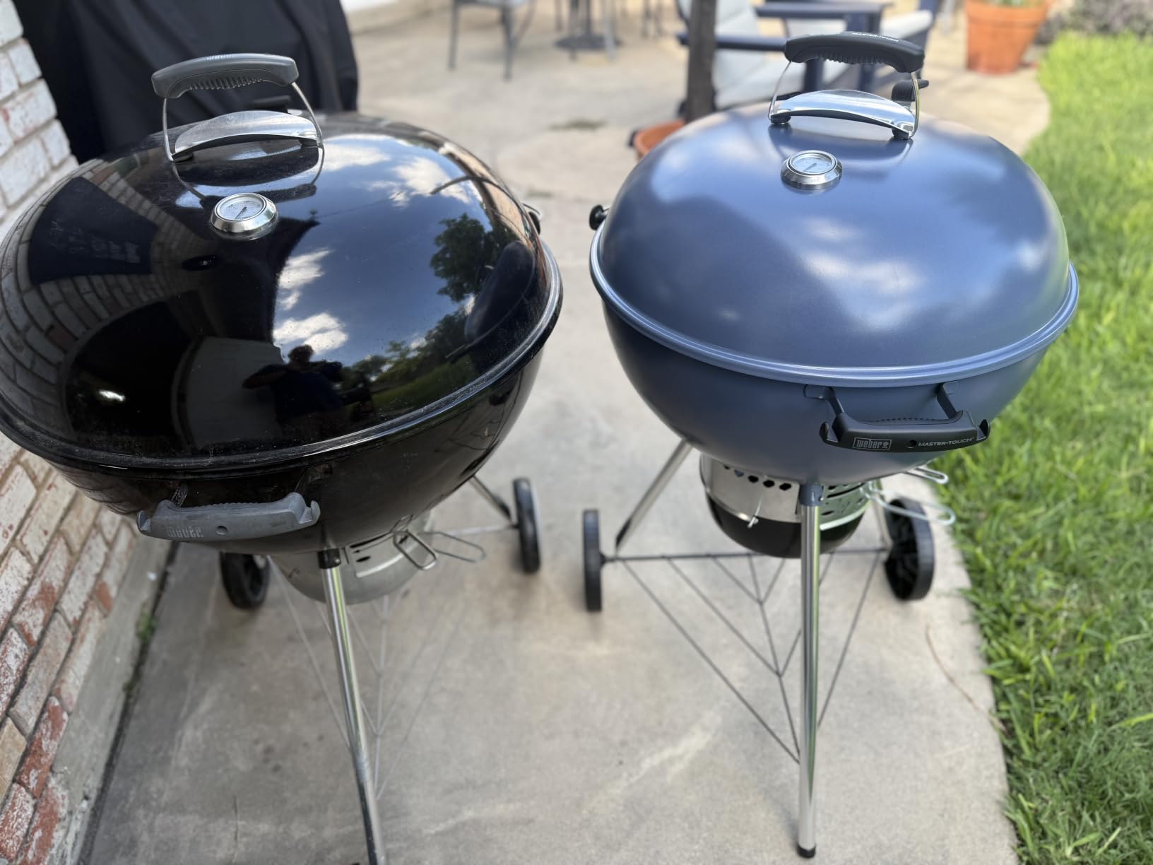 Weber Master-Touch Charcoal Grill, 22-Inch, Black | Premium Outdoor BBQ Grill with Tuck-Away Lid Holder & One-Touch Cleaning System, Porcelain-Enameled Kettle customer photo 1