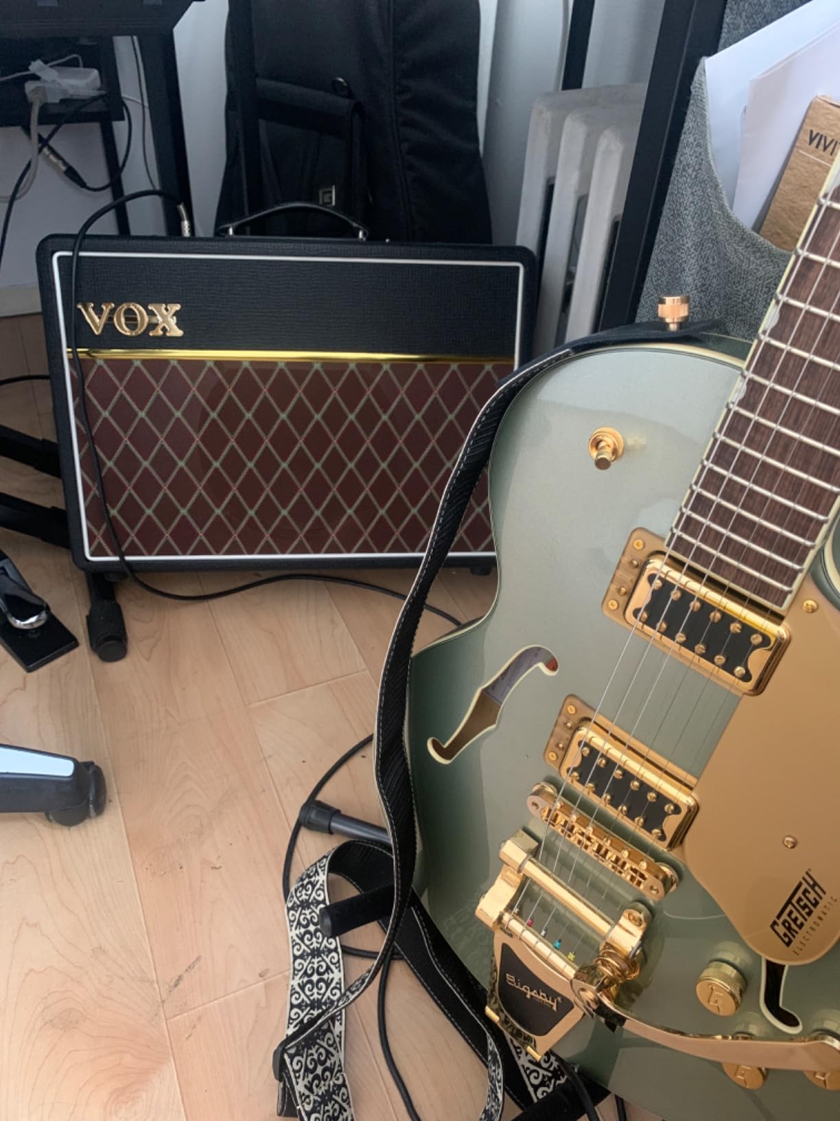 Vox AC10C1 1x10 inch 10 watt Guitar Tube Combo Amplifier with Celestion Speaker, Reverb, and 2-band EQ customer photo 1