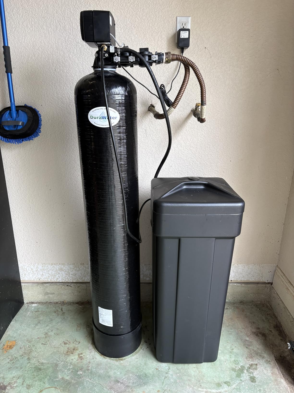Fleck 5600 SXT Whole House Water Softener, 48,000 Grains, Black | Ships Loaded With Resin In Tank customer photo 2