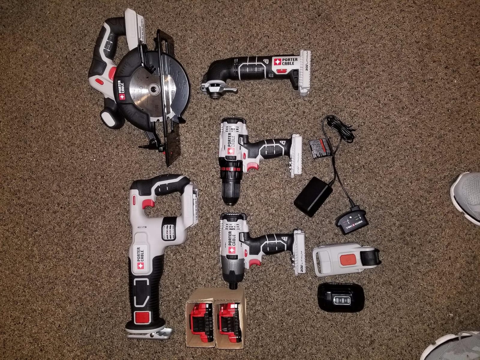 PORTER-CABLE 20V MAX 6 Tools Combo Kit Cordless Drill Set, Impact Driver, Circular Saw, Reciprocating Saw, Oscillating Tool, Cutting Blade, Flashlight and USB Charger (PCCK617L6) customer photo 2