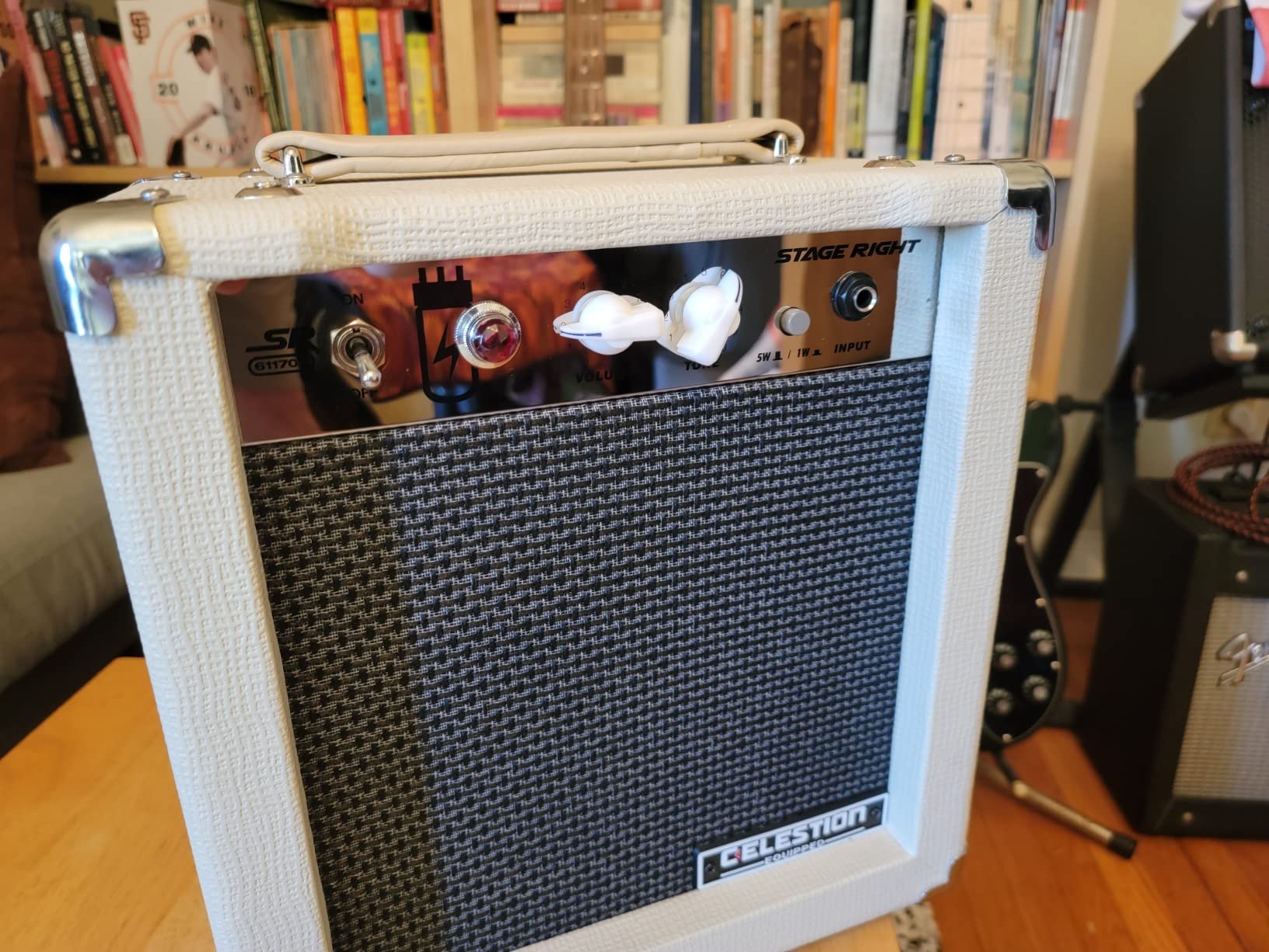 Monoprice 1x8 Guitar Combo Tube Amplifier with Celestion Super 8 Inch Speaker - Tan / Beige 5-Watt, 12AX7 Preamp, For All Electric Guitars - Stage Right Series customer photo 2