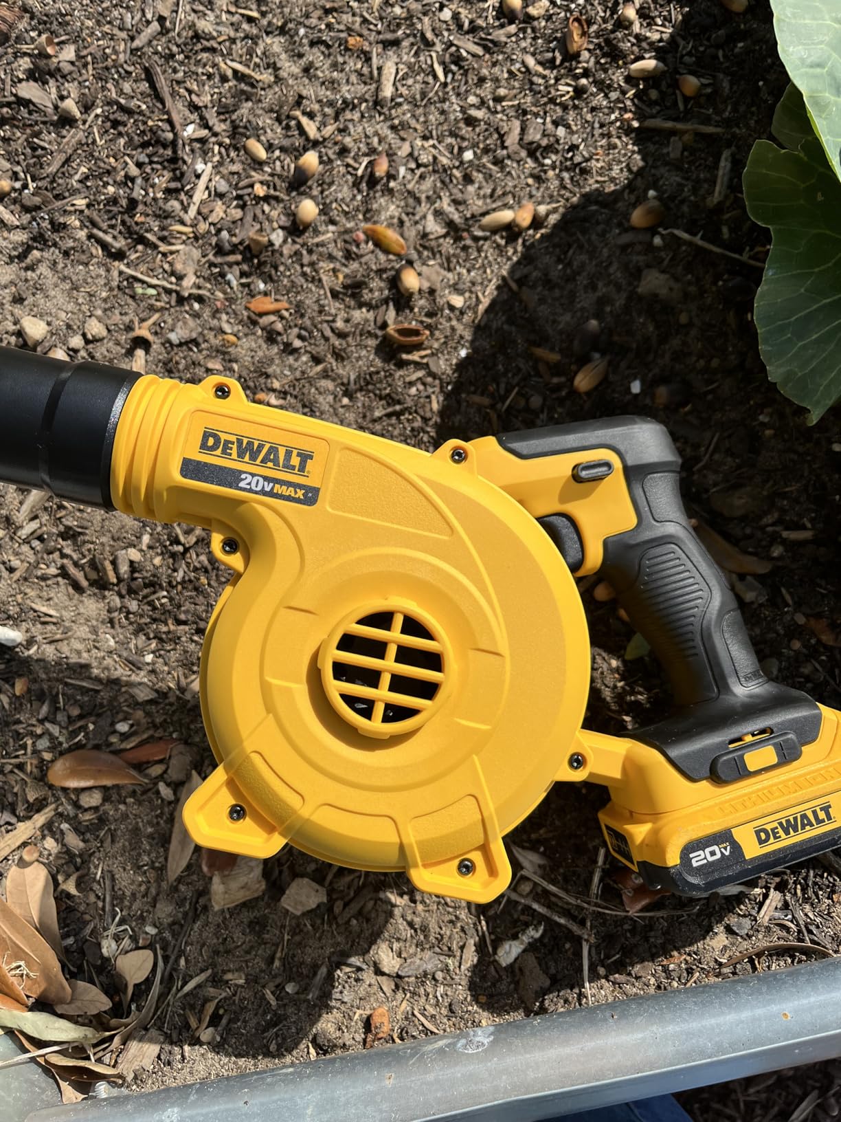DEWALT 20V MAX Blower, 100 CFM Airflow, Variable Speed Switch, Includes Trigger Lock, Bare Tool Only (DCE100B) customer photo 2