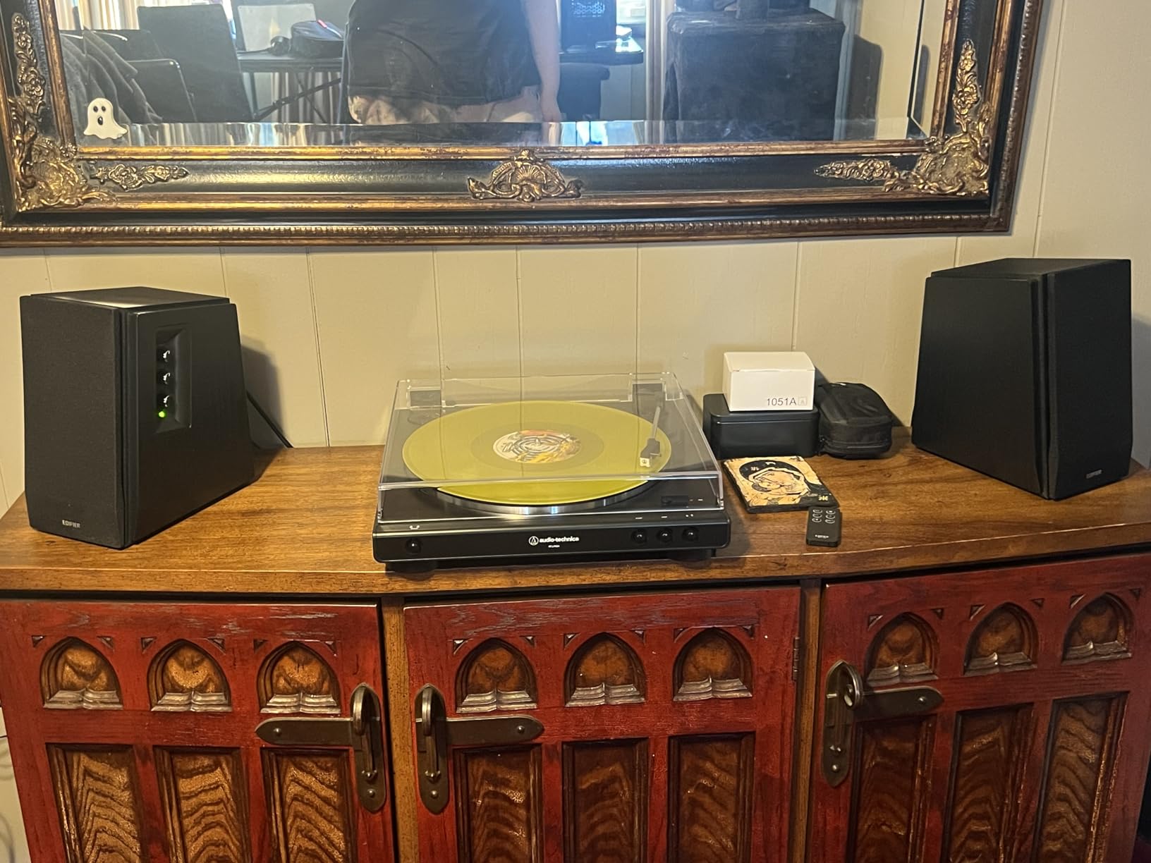 Edifier R1700BT Bluetooth Bookshelf Speaker - Active Near-Field Studio Monitors - Powered Speakers 2 Setup Wooden Enclosure - 66w RMS customer photo 1