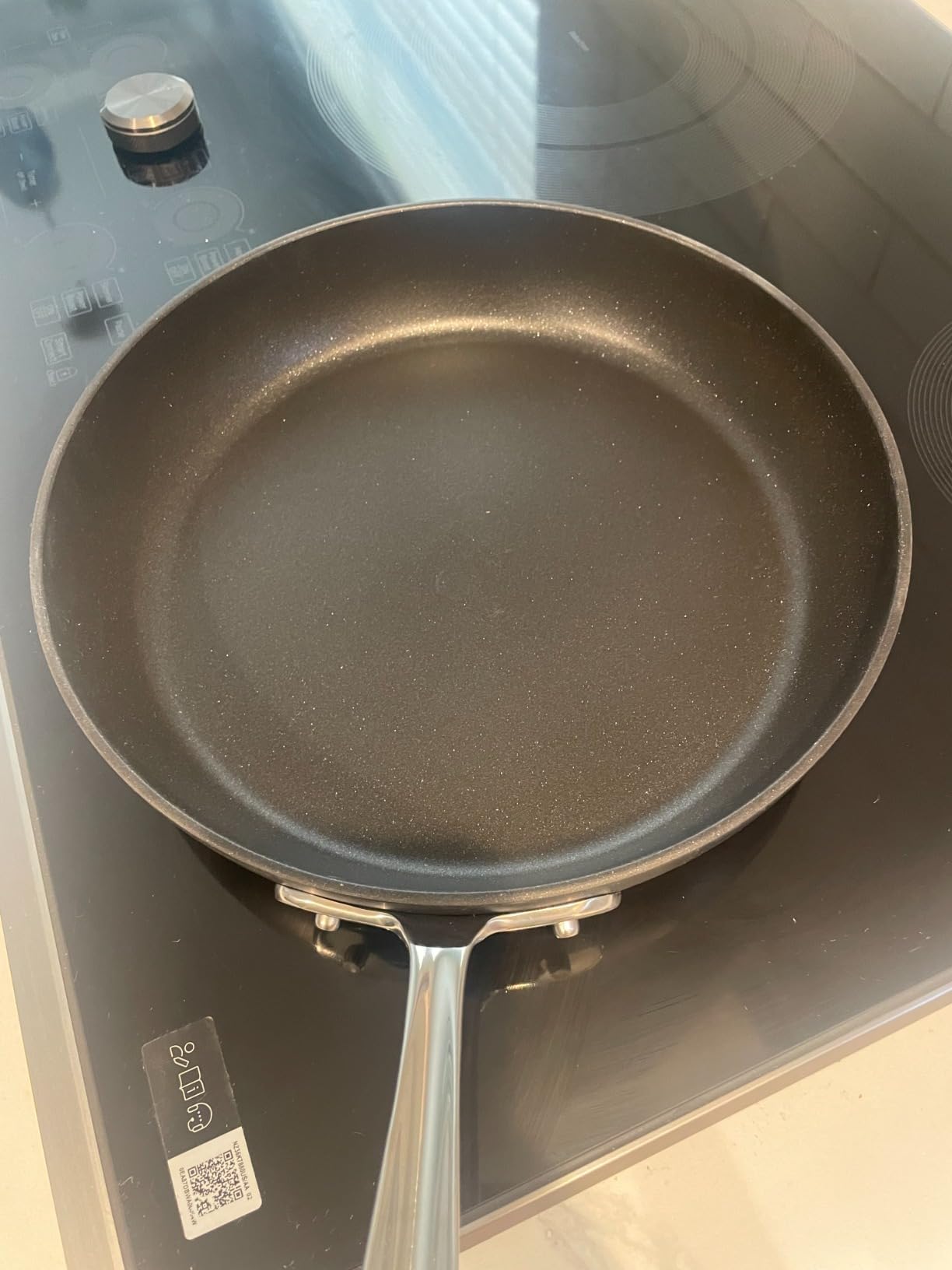 All-Clad HA1 Hard Anodized Nonstick Cookware Set 10 Piece Induction Oven Broiler Safe 500F, Lid Safe 350F Pots and Pans Black customer photo 2