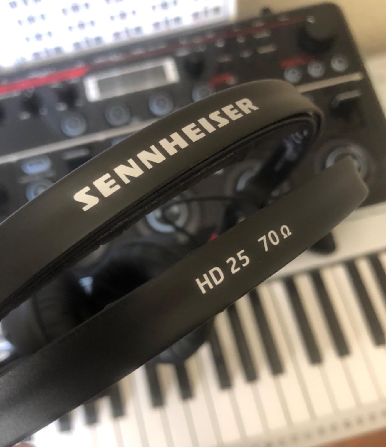 Sennheiser Pro Audio Professional HD 25 On-Ear DJ Headphones Black customer photo 2