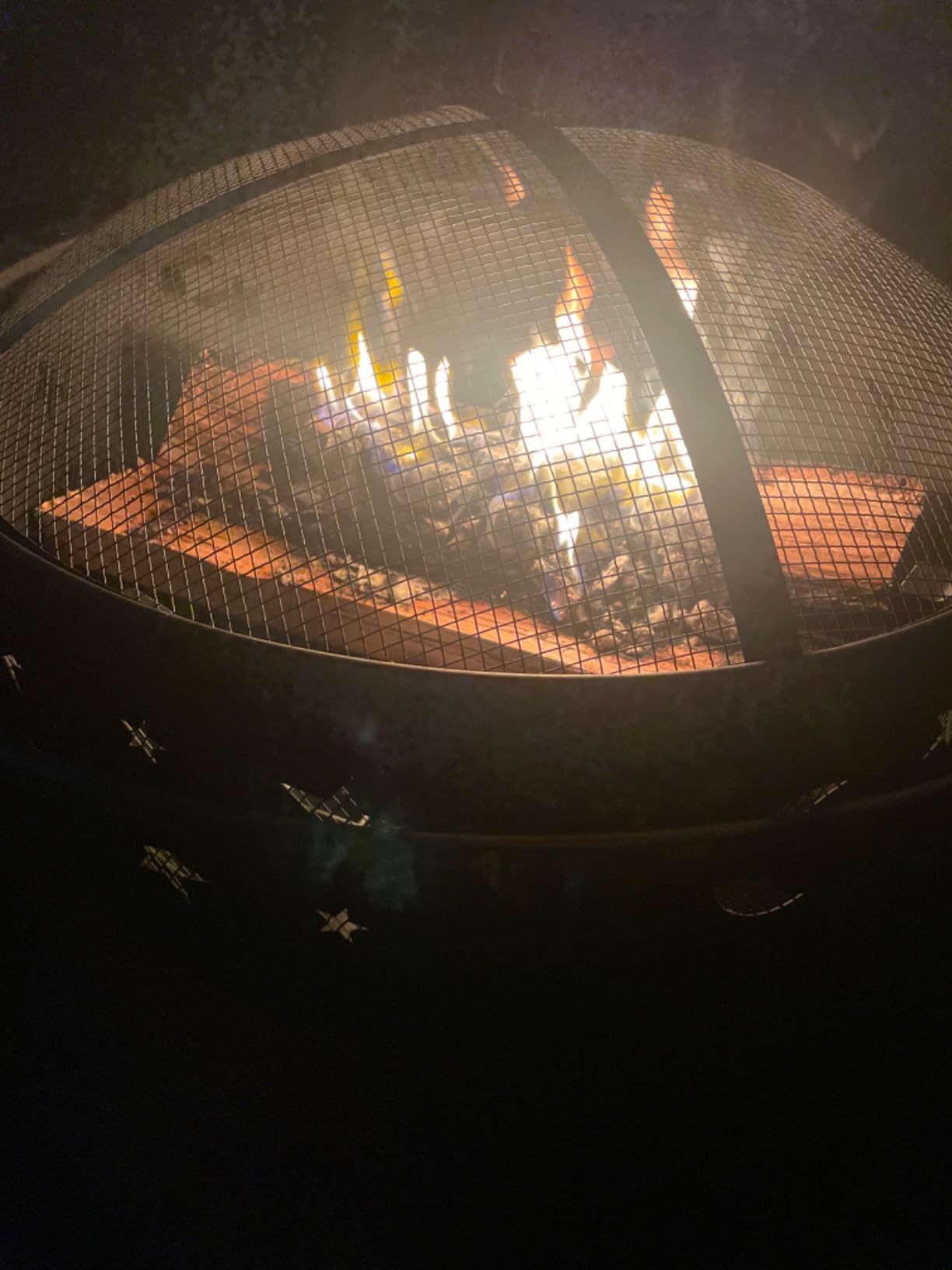 Fire Pit - 32-Inch Outdoor Wood Burning Firepit with Screen, Poker, and Cover - Outdoor Fire Pits for Backyard, Deck, or Patio by Pure Garden (Black) customer photo 1
