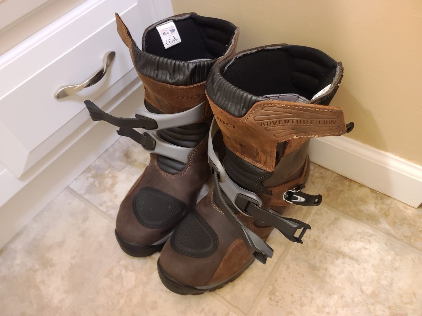 Forma Unisex-Adult Adventure Low Boots customer photo 2
