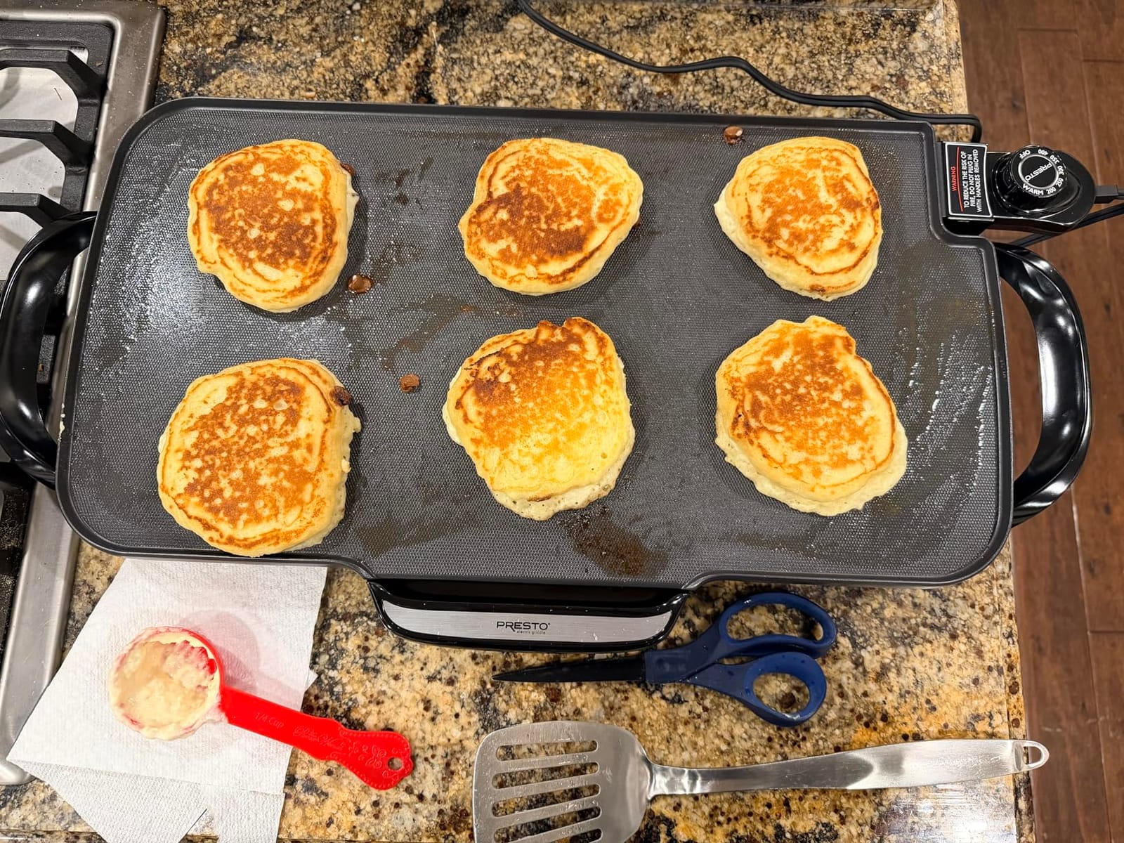 Presto 07062 22-Inch Ceramic Electric Griddle with Removable Handles customer photo 1