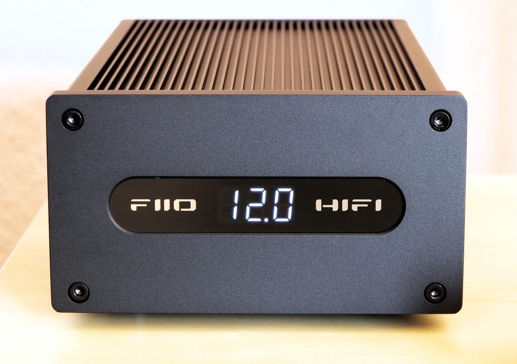 miniDSP 2x4 HD Digital Audio Signal Processor, Analog, USB, Toslink Audio Source, 4 Presets Stored customer photo 2