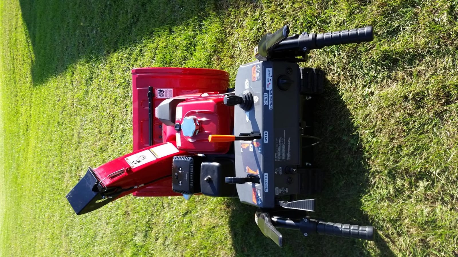 Honda HSS928 28-Inch Two Stage Snow Blower (HSS928AAT) | Track Drive and Auger Height Control, Clears Up to 1900 Pounds per Minute with 52-Foot Max Throwing Distance, Self-Propelled customer photo 2