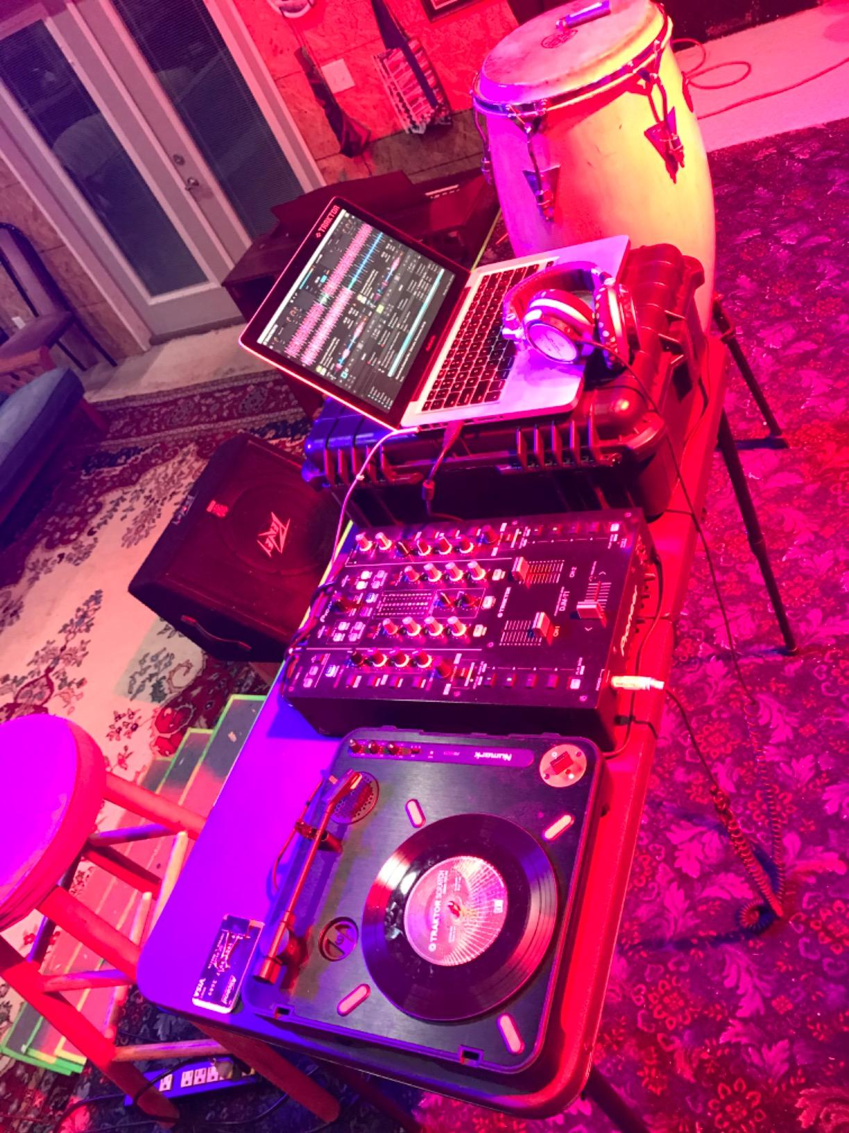 Numark PT01 Scratch Portable DJ Turntable | Scratch Switch, Built-In Speaker, 3-Speed Playback, USB Out, AC and Battery Power for Portablists customer photo 1