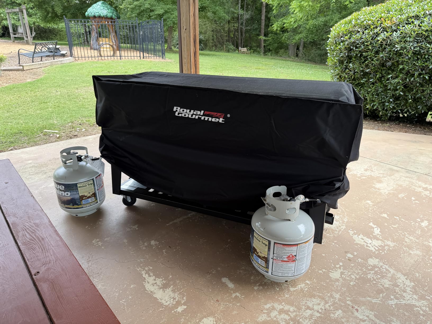 Royal Gourmet Event 8-Burner BBQ Propane Gas Grill with Cover, Picnic or Camping Outdoor | 104,000 BTU Large Liquid Propane Grill, Independently Controlled Dual Systems, Camping Outdoor Party or Backyard BBQ, Black customer photo 2