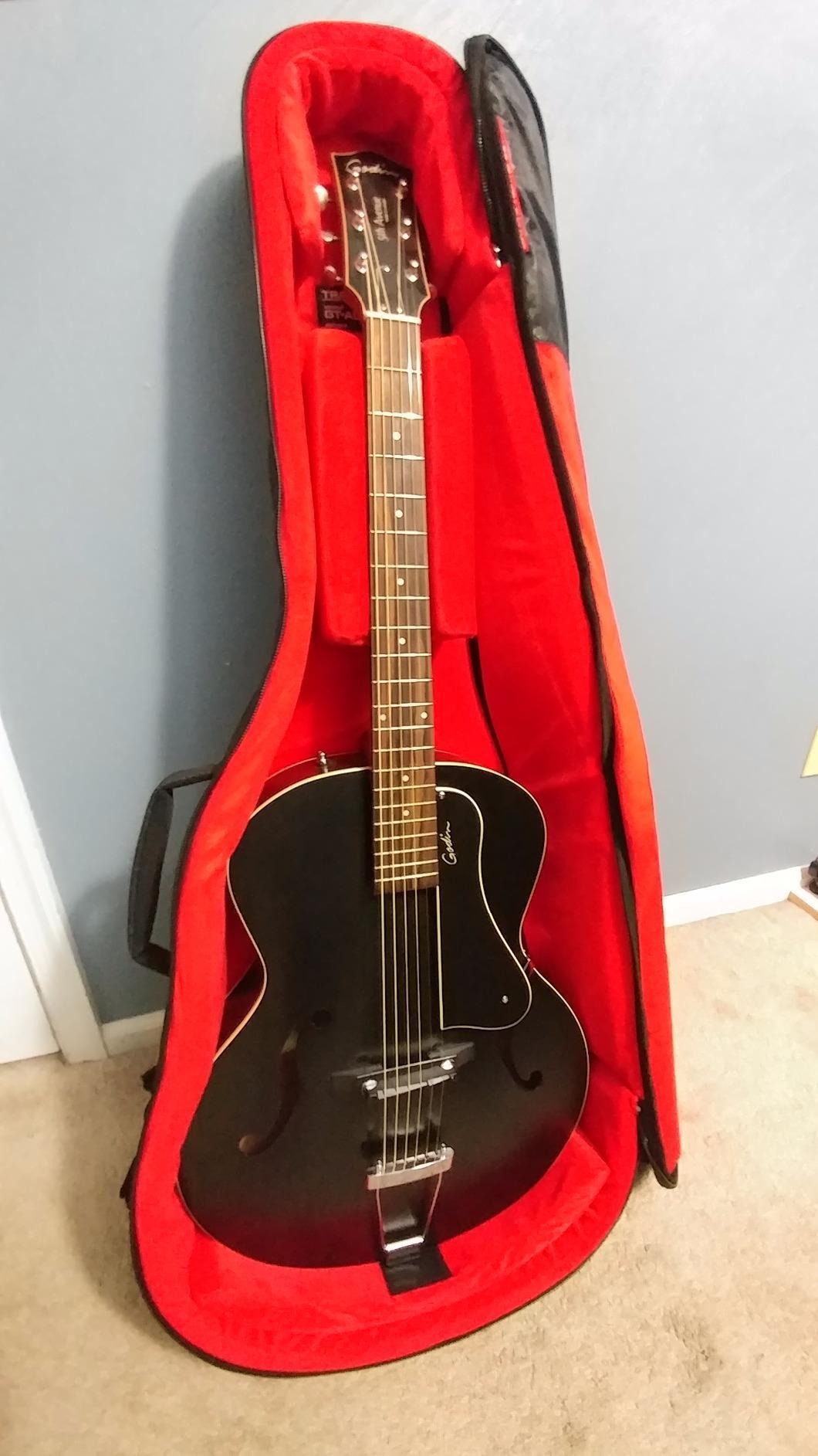 Gator Cases Transit Series Lightweight Acoustic Guitar Gig Bag with Back Pack Straps, Weather Resistant Exterior, and Rubberized Bottom, Charcoal Black Exterior (GT-ACOUSTIC-BLK) customer photo 2