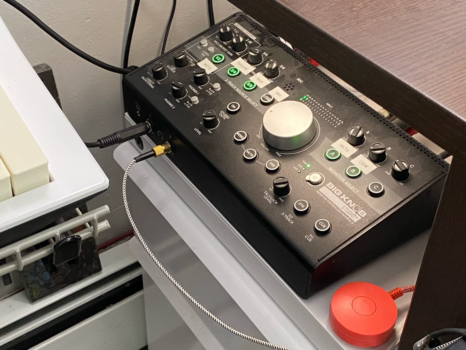 Mackie Big Knob Series, 4x3 Studio Monitor Controller 192kHz USB I/O (BIG KNOB STUDIO PLUS) customer photo 1