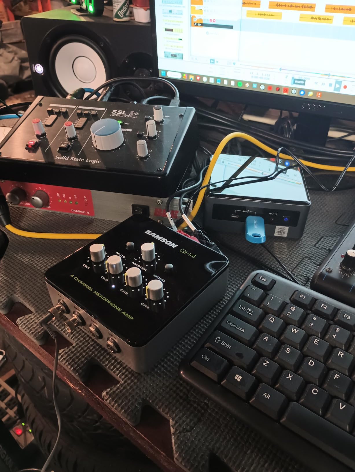Samson QH4 4-Channel Headphone Amplifier customer photo 1