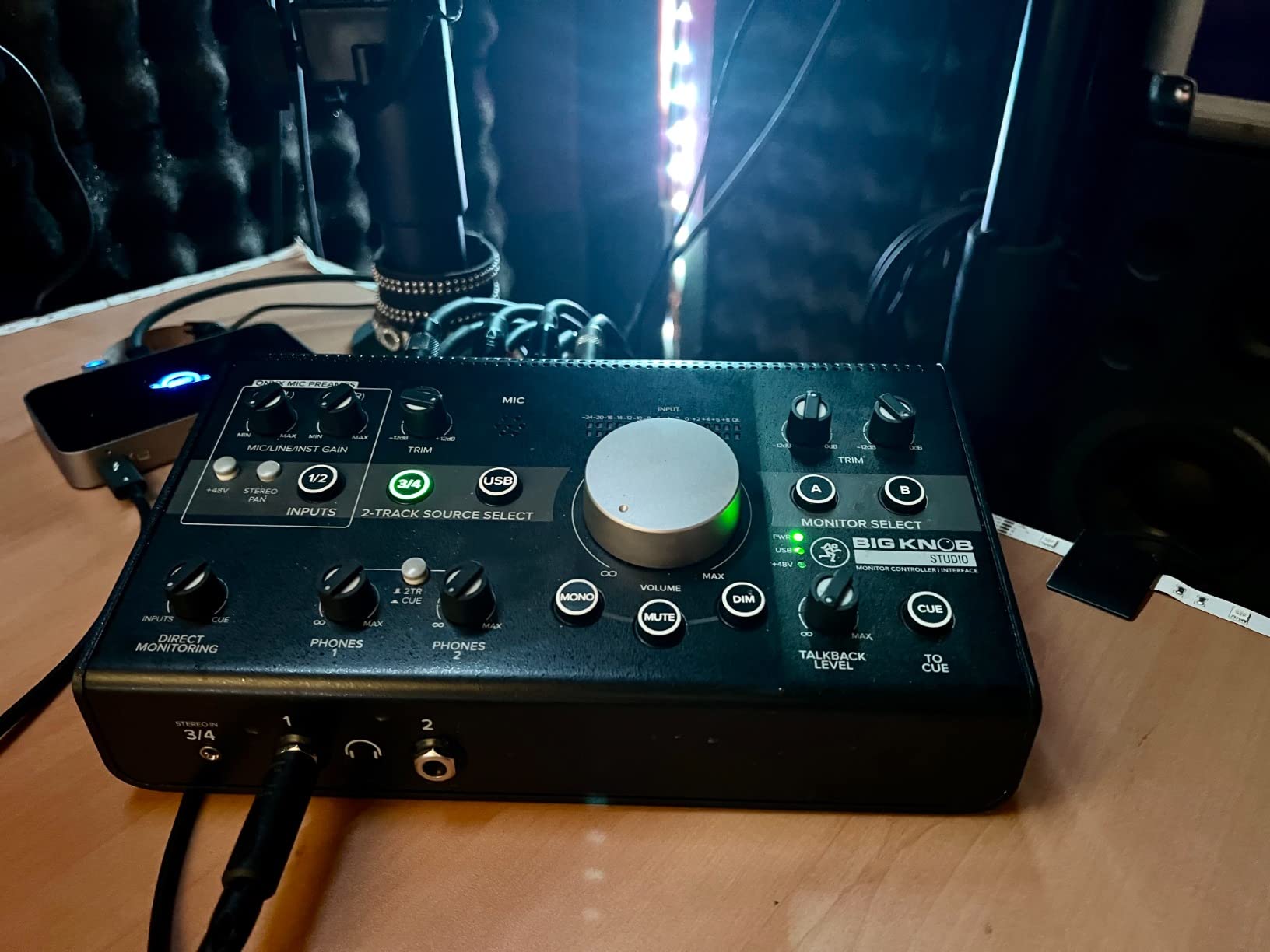 Mackie Big Knob Series, 3x2 Studio Monitor Controller 192kHz USB I/O (BIG KNOB STUDIO) customer photo 2