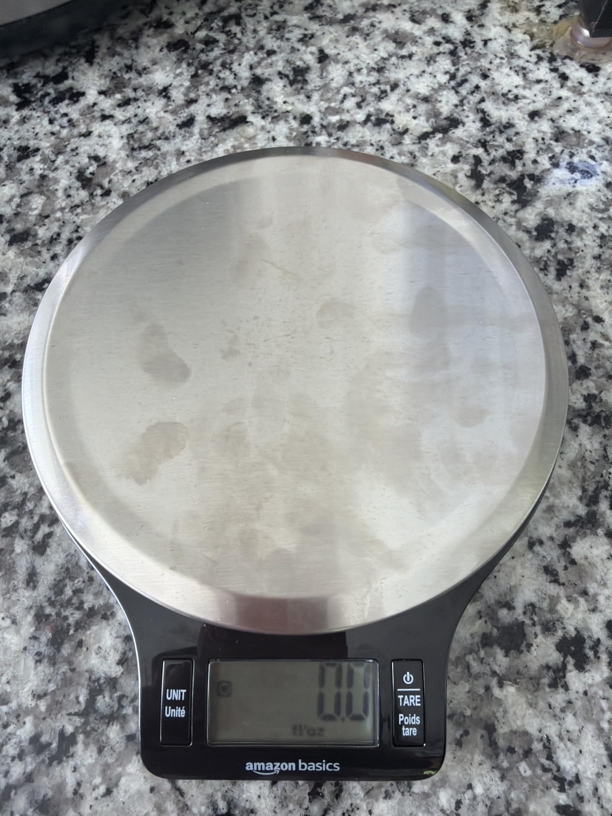 Amazon Basics Digital Kitchen Scale with LCD Display, Tare Function, Multiple Units, Weighs up to 11 Pounds, Batteries Included, Black and Stainless Steel customer photo 1