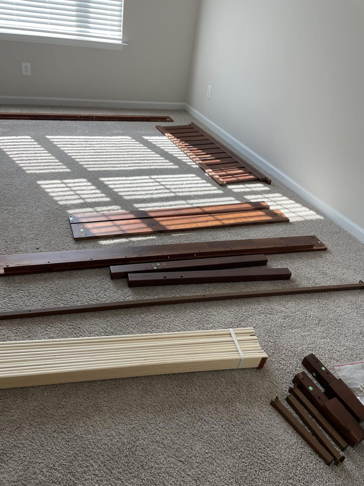 ZINUS Vivek Deluxe Wood Platform Bed Frame with Headboard, Wood Slat Support, No Box Spring Needed, Easy Assembly, Queen customer photo 2