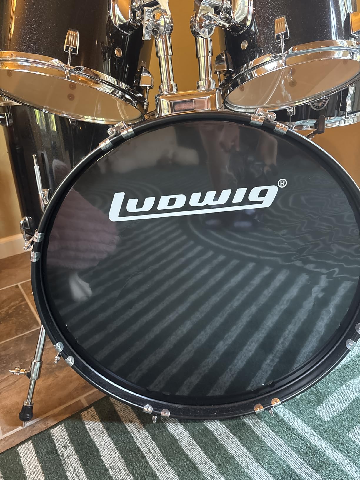 Ludwig Accent Drive Series LC19511 Complete 5-Piece Drum Set Package with Cymbals, Hardware, Drum Throne, Chain-drive Pedal and Sticks, Black Sparkle customer photo 1