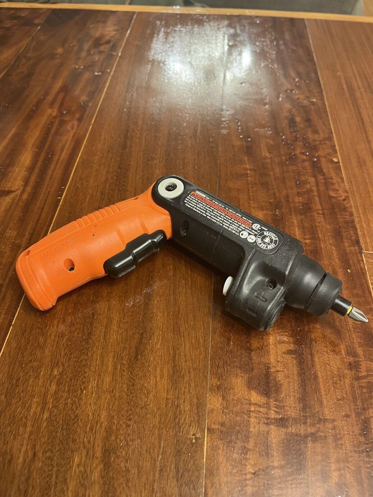 BLACK+DECKER Cordless Screwdriver with LED Light 4V MAX, Electric Screwdriver with 2 Pcs Bit Set (BDCSFL20C) customer photo 1