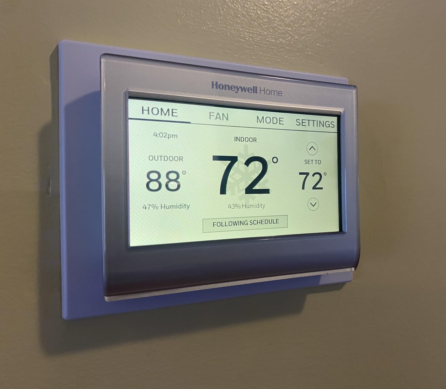 Honeywell Home RTH9585WF Wi-Fi Smart Color Thermostat, 7 Day Programmable, Touch Screen, Energy Star, Alexa Ready, C-Wire Required, Not Compatible with Line Volt Heating Gray customer photo 2