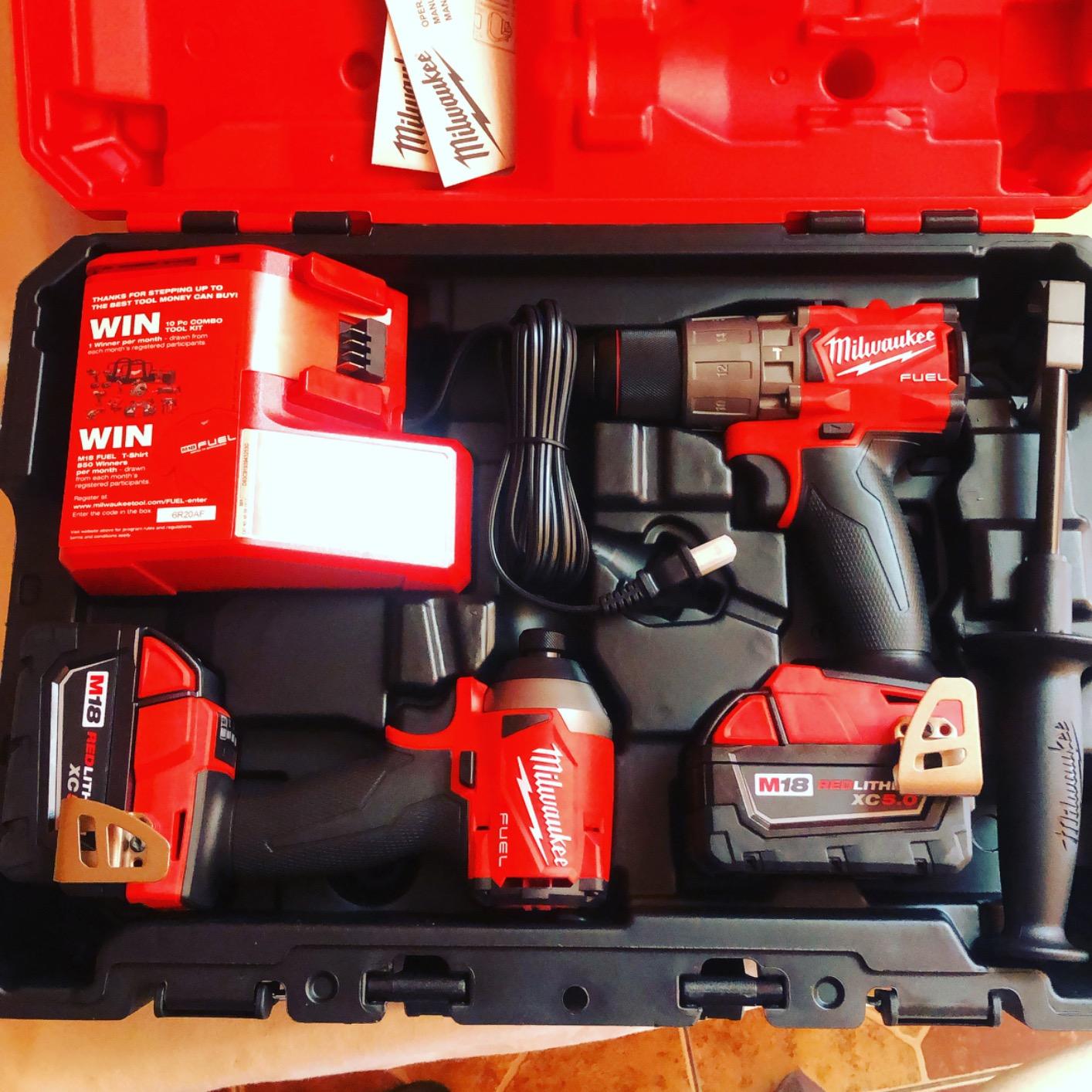 Milwaukee Electric Tools 2997-22 Hammer Drill/Impact Driver Kit customer photo 2