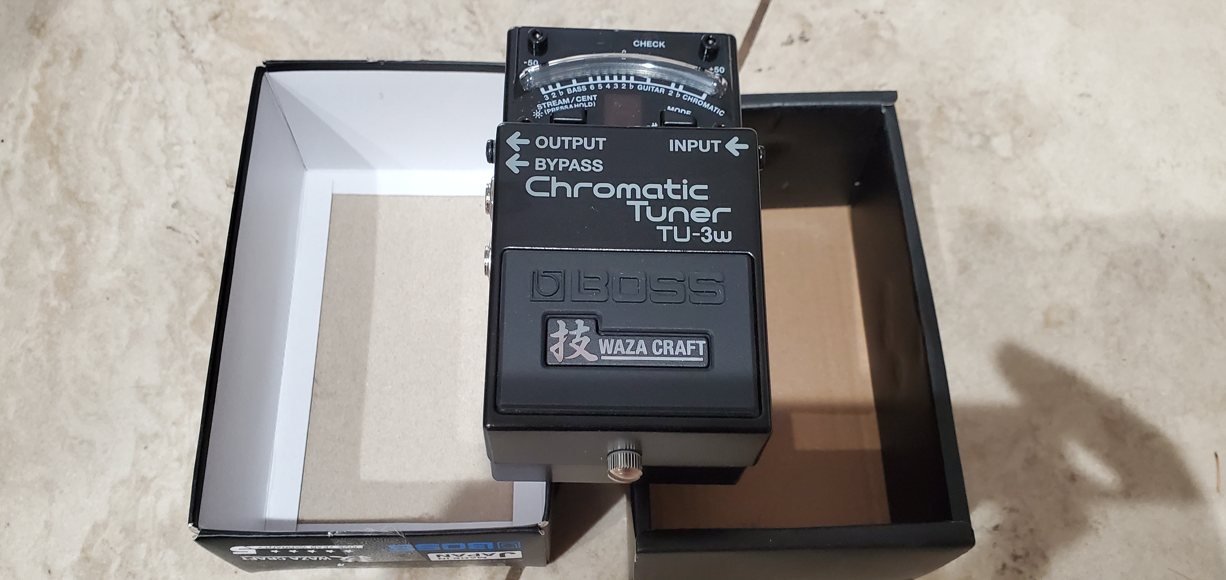 BOSS TU-3W Waza Craft Compact Chromatic Tuner | Enhanced with Waza Innovation & Craftsmanship | Superior Tuning for Guitar and Bass | 21-Segment Blue LED Meter | Accu-Pitch Sign Function customer photo 1