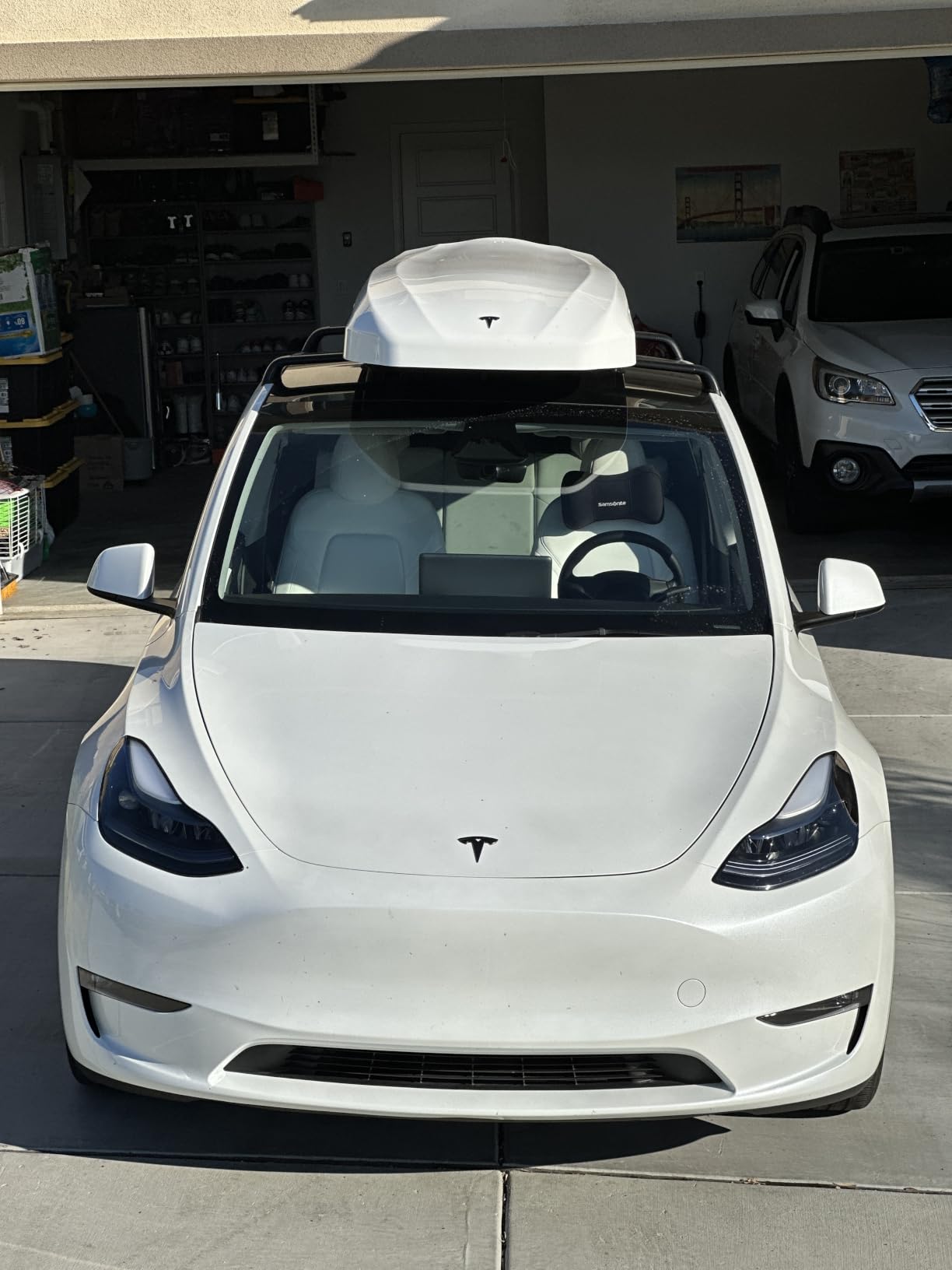 INNO WEDGE660 White 11 cu ft Roof Box, Cargo Box, hard shell, Low profile, Dual-Side Opening with Locks, Made in Japan, Compatible with Aero & Square Bars, Tool Free install customer photo 1