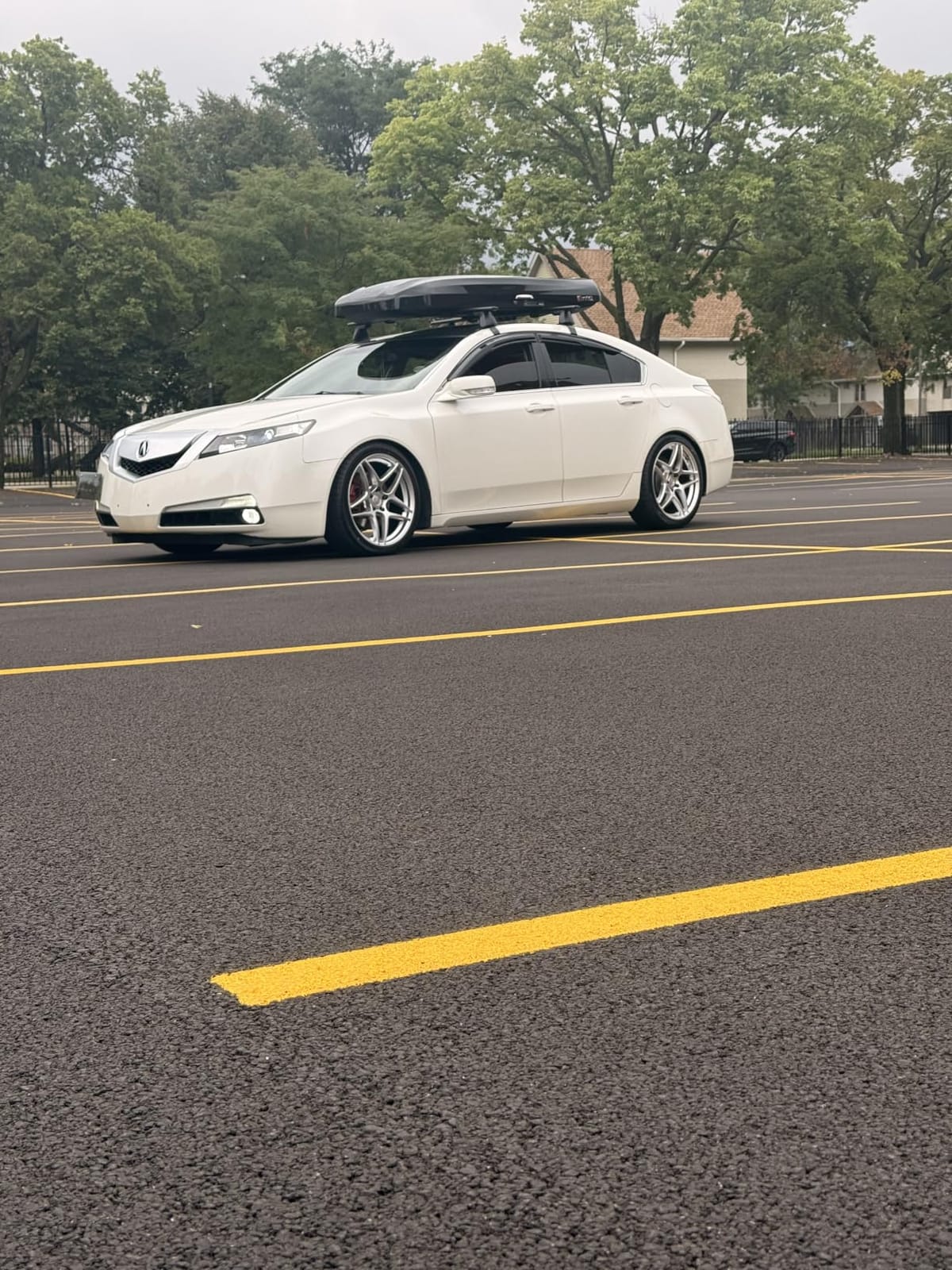 INNO WEDGE660 White 11 cu ft Roof Box, Cargo Box, hard shell, Low profile, Dual-Side Opening with Locks, Made in Japan, Compatible with Aero & Square Bars, Tool Free install customer photo 2