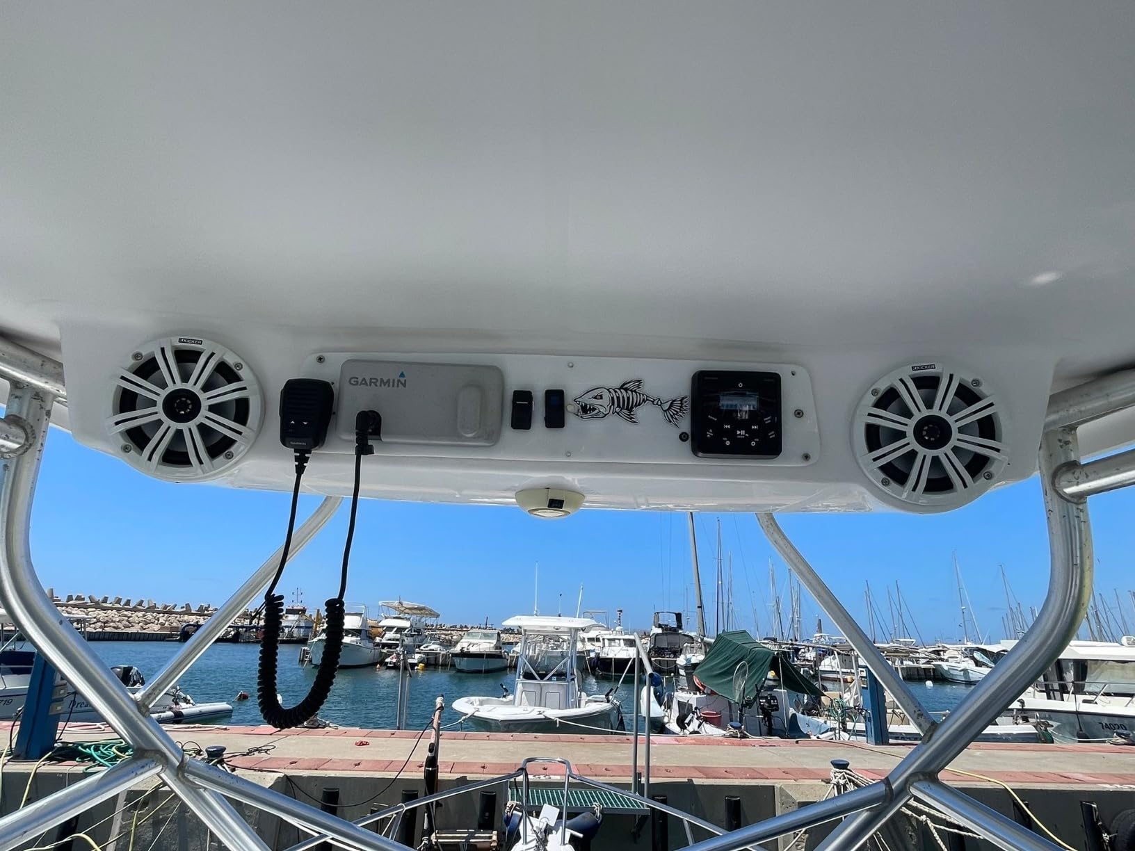 Kicker KM65 6.5-Inch (165mm) Marine Coaxial Speakers with 3/4-Inch Tweeters, 4-Ohm, Charcoal and White Grilles customer photo 1