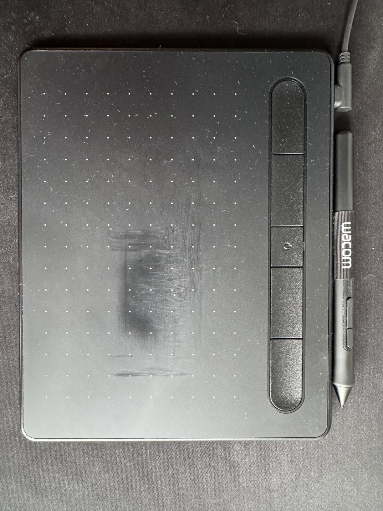 Wacom Intuos Small, Bluetooth Graphic Drawing Tablet with Pen + Software | Battery-free pen, 4 ExpressKeys for shortcuts, works with Mac, Windows & Chromebook; Ideal for creators, students & teachers customer photo 2