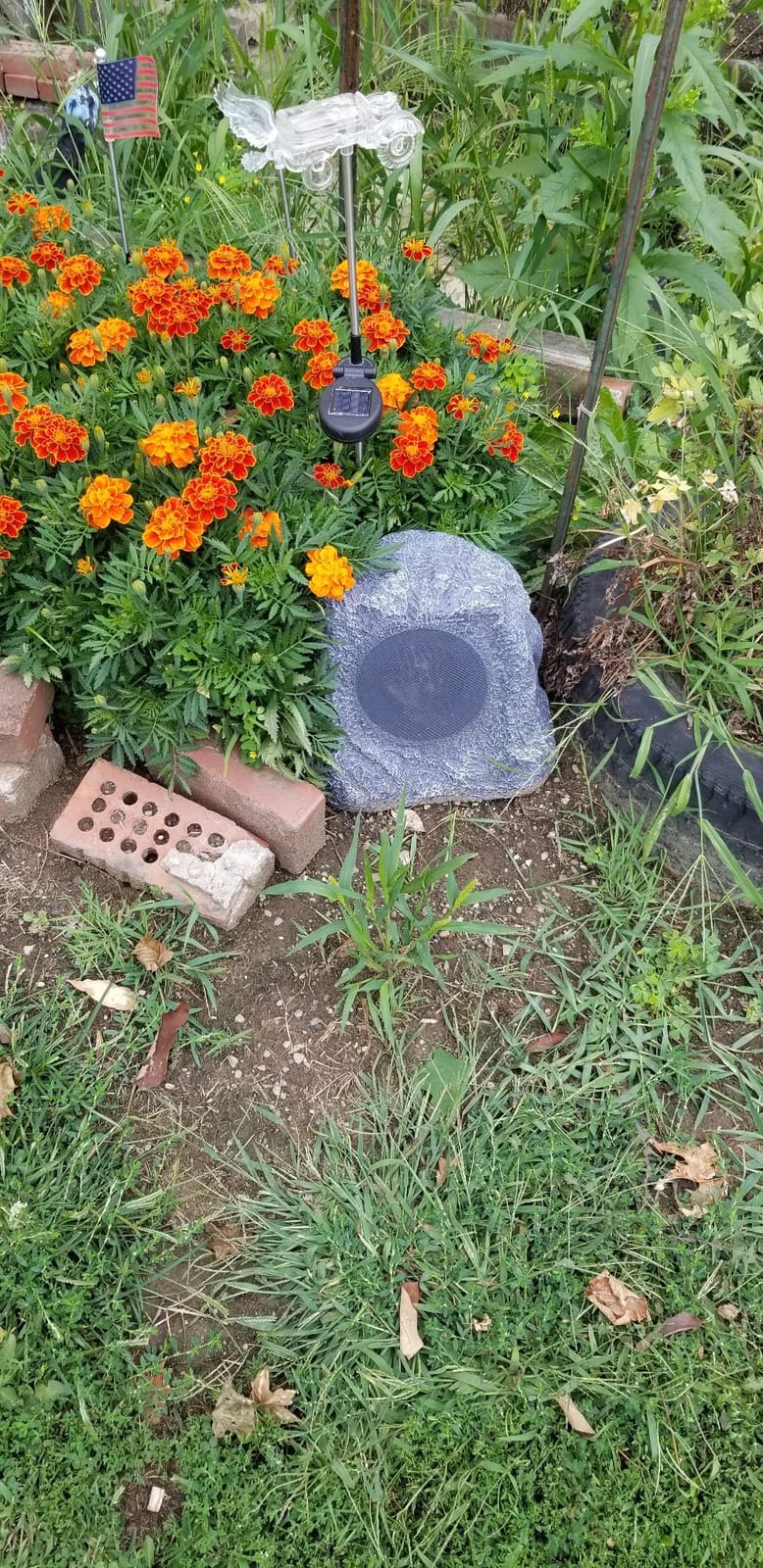 Victrola Outdoor Rock Speaker (Pair) - IPX4 Rechargeable Outdoor Bluetooth Speakers for Garden, Patio, Built for All Seasons, Wireless Music Streaming (Charcoal) customer photo 2