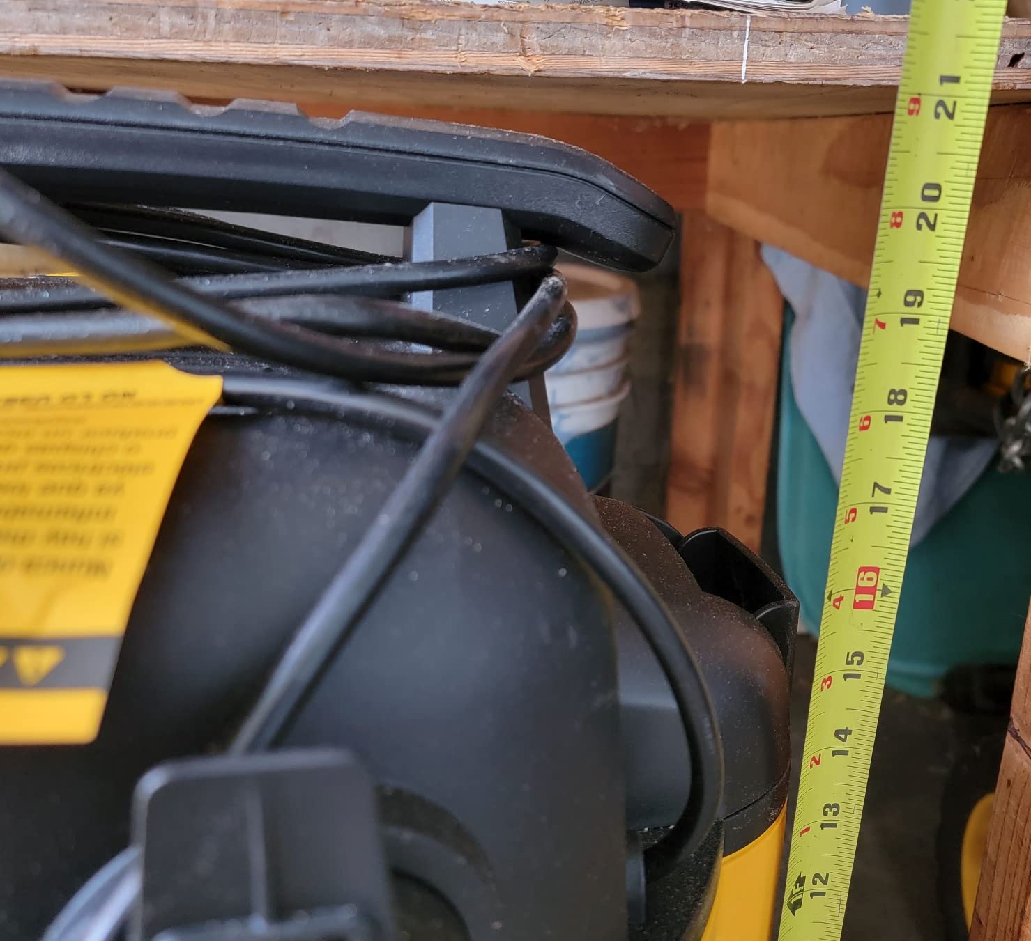 DEWALT Shop Vacuum 6 Gal 4 HP Poly Wet/Dry Vacuum with Blower DXV06P | Wet/Dry/Blower 3-in-1 Portable Poly Tank Shop Vacuum Rubberized Casters Easy Moving Ideal for Garage/Workshop/Jobsite customer photo 1