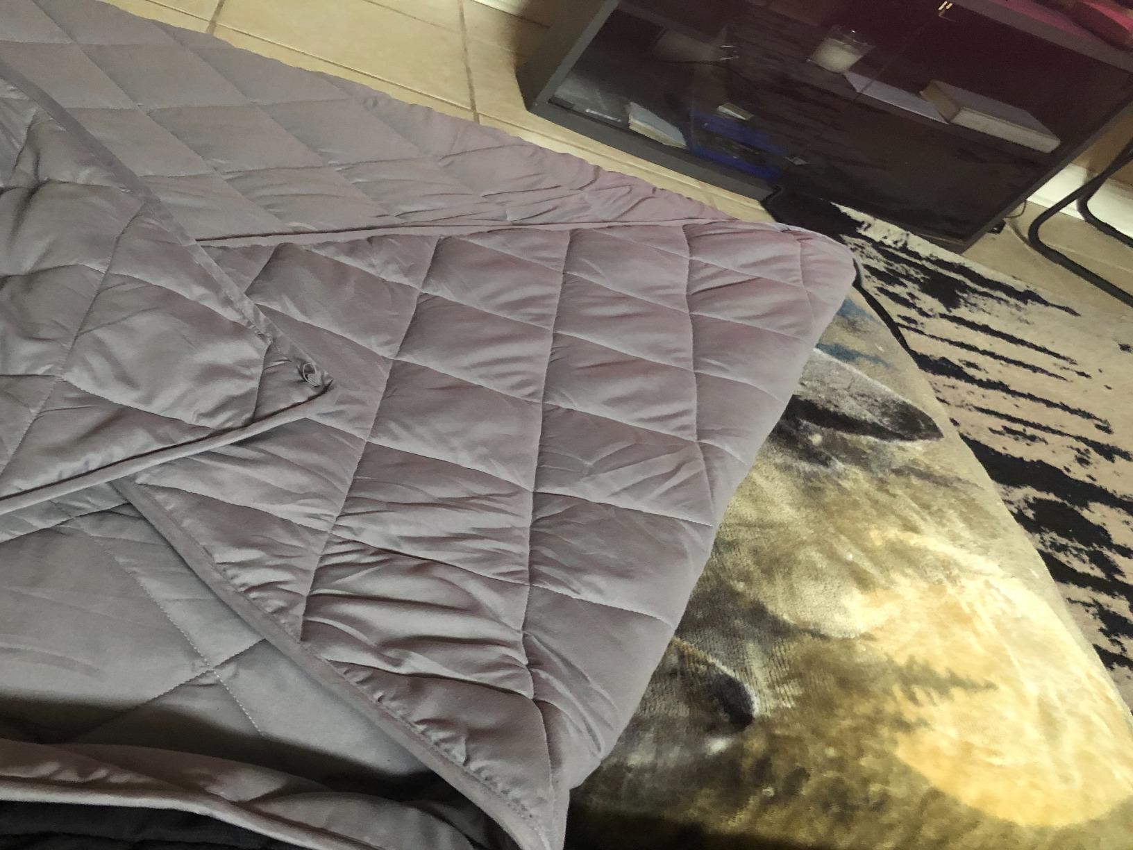 ZZZhen Weighted Blanket - High Breathability - 48''72'' 15LB - Premium Heavy Blankets - Calm Sleeping for Adult and Kids, Durable Quilts Grey, 48''72'' - 15LB customer photo 2