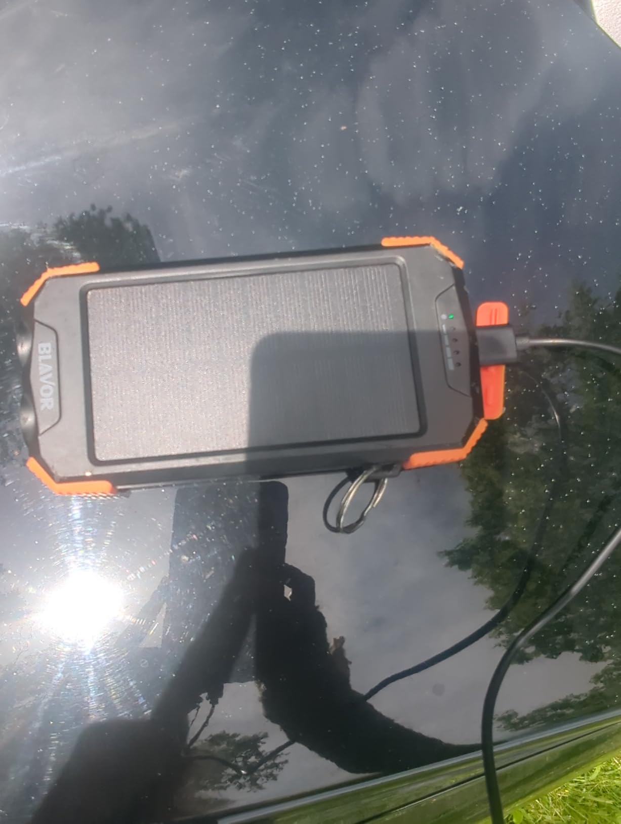 BLAVOR Solar Power Bank 10,000mAh, Portable Wireless Charger, 20W Fast Charging External Battery Pack with USB C for Cell Phones, Solar Panel Charging with Dual Flashlight for Camping customer photo 2