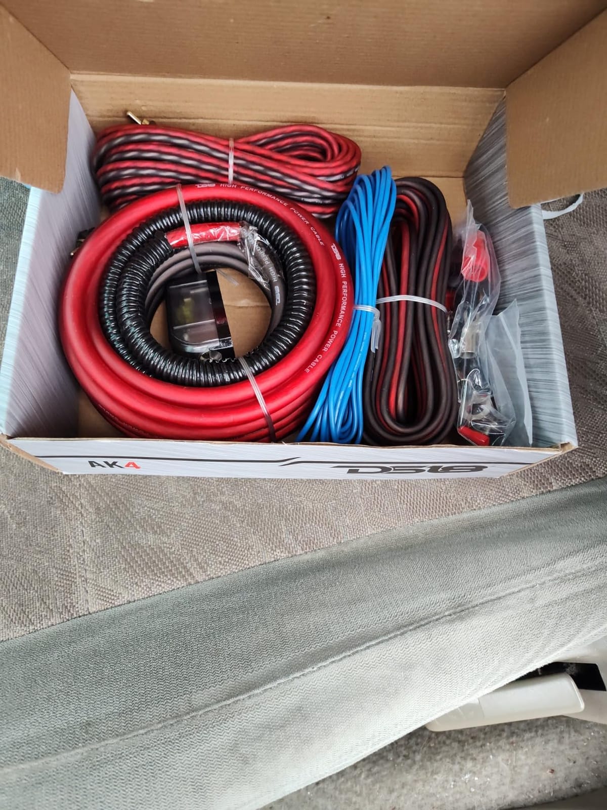 DS18 AK4 Complete 4 Gauge CCA Amplifier Installation Wiring Kit - Ampkit Helps Make Connections, Brings Power to Your Radio, Subwoofers, Speakers with Super Flex Wire - 1200W for 1 Amplifier customer photo 2