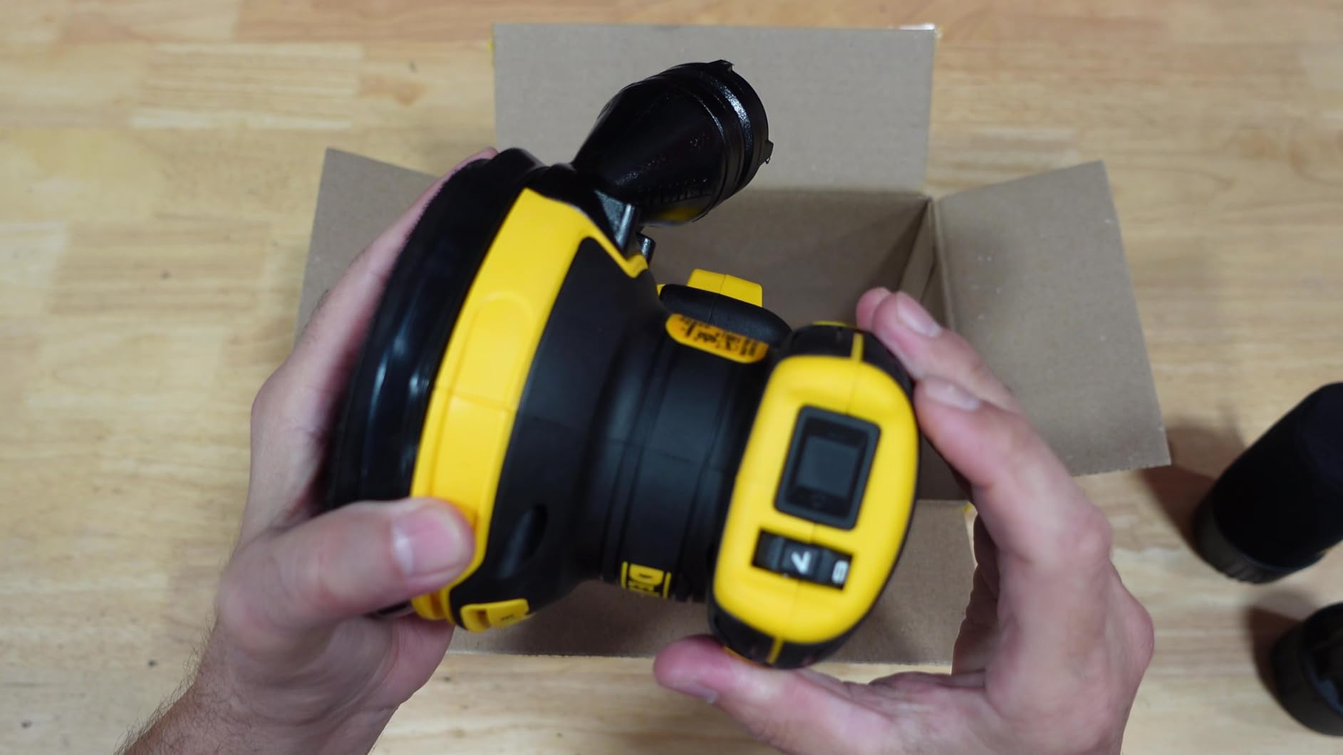DEWALT 20V MAX Orbital Sander, Tool Only (DCW210B) | Brushless motor, dust collection customer photo 1