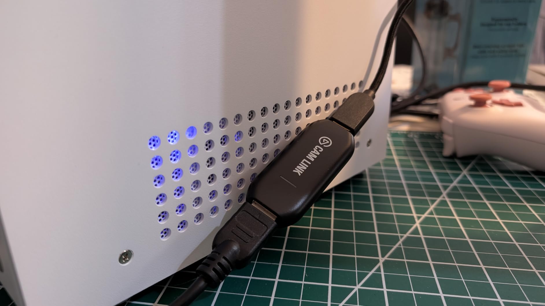 Elgato Cam Link 4K Capture Card for DSLR, Camcorder, Action Cam | HDMI to USB 3.0, Stream in 1080p60 or 4K30/60, Ultra-low latency, Works with OBS, Zoom, Discord, PC/Mac/iPad compatible customer photo 2