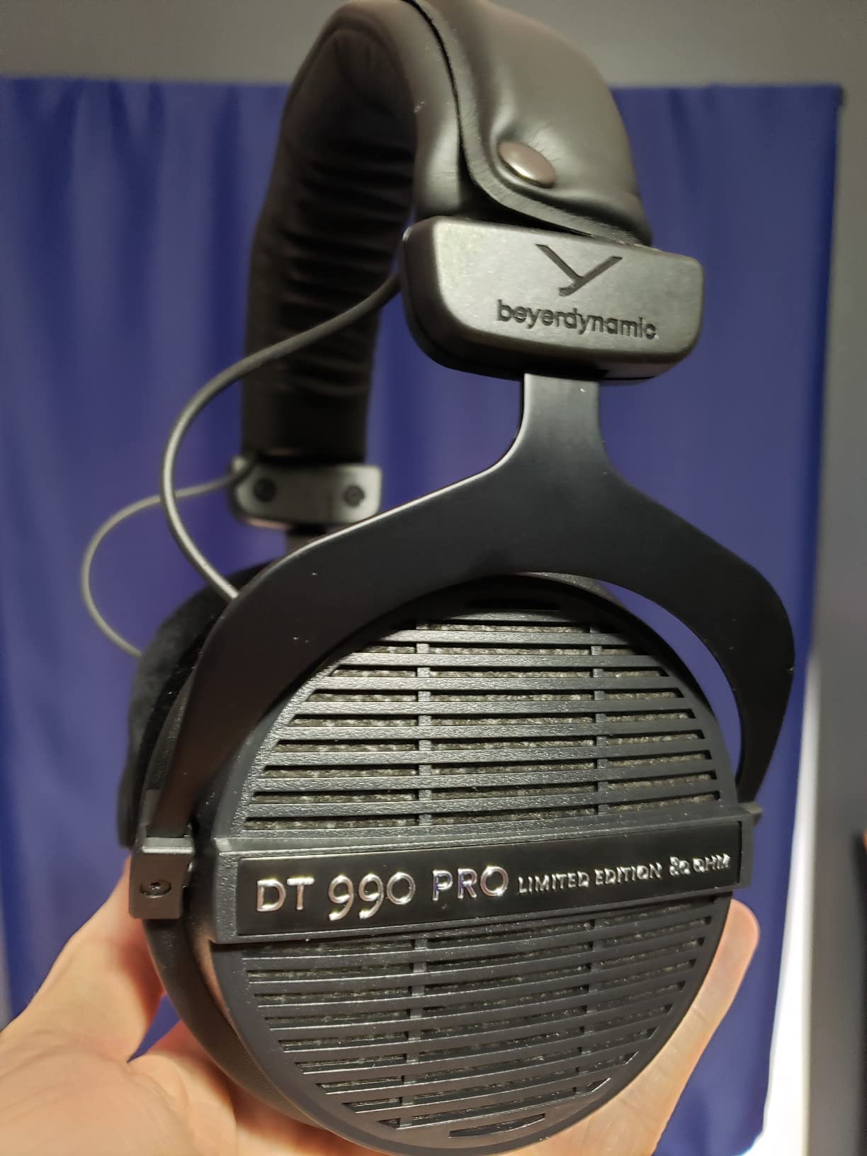 beyerdynamic DT 990 PRO Studio Headphones (80 Ohm, Black) | Open Back, Over Ear, Wired Professional Audiophile, Gaming, Podcast, Mixing, Limited Edition Black Velour Ear Pads customer photo 1